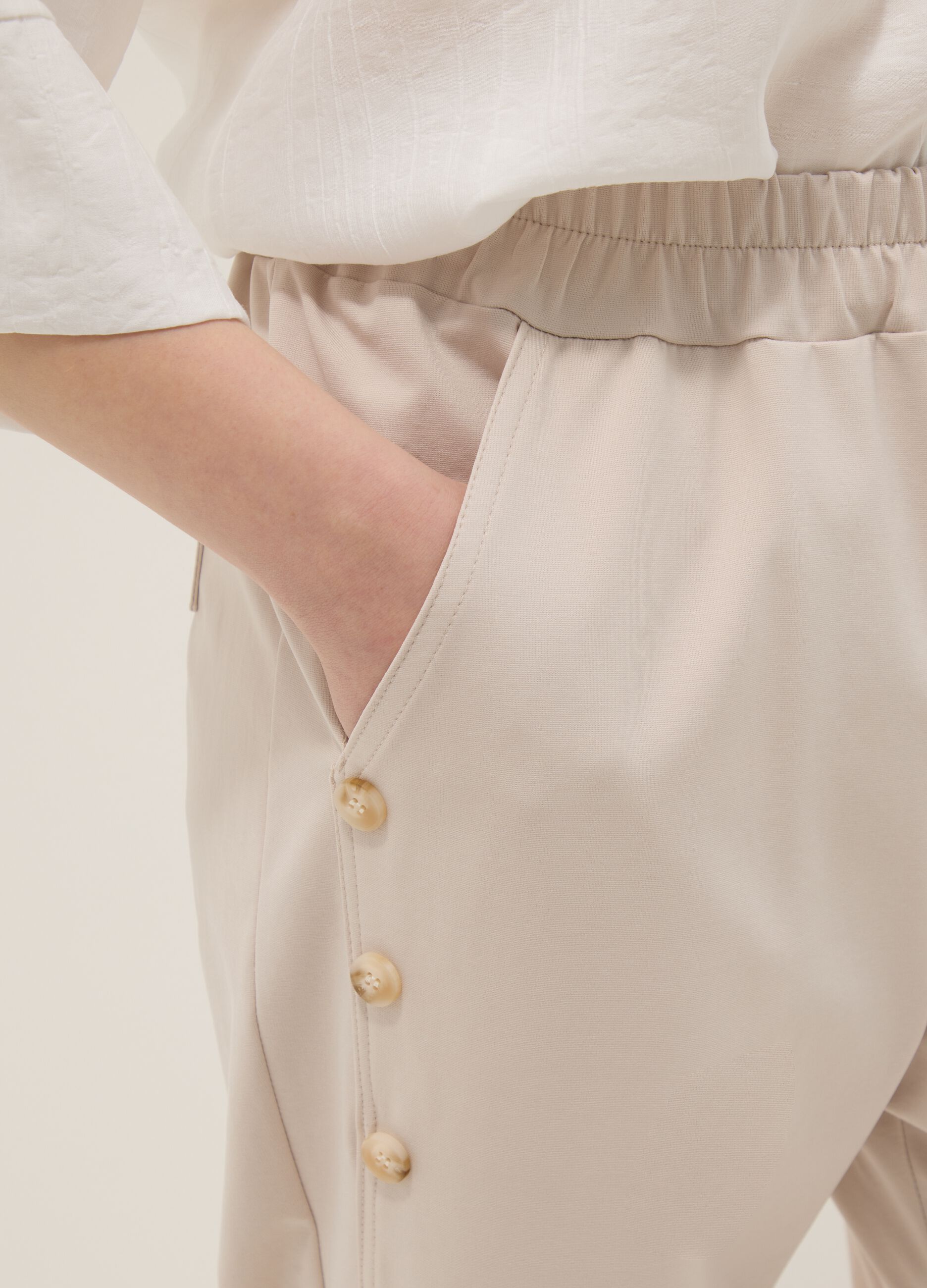 Beige Regular-Fit-Hose aus Stretch-Baumwolle mit elastischem Bund