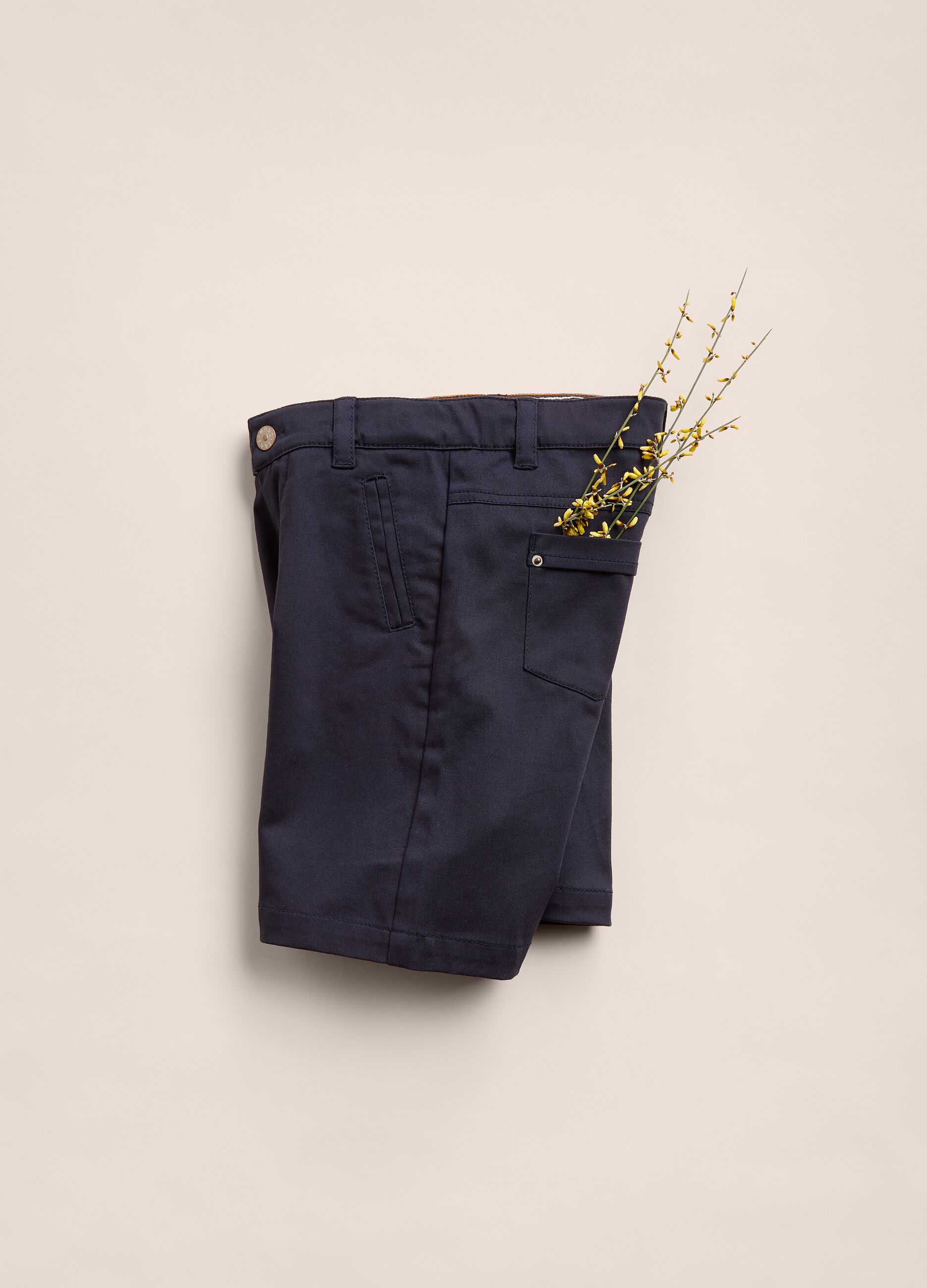 IANA solid colour stretch cotton shorts