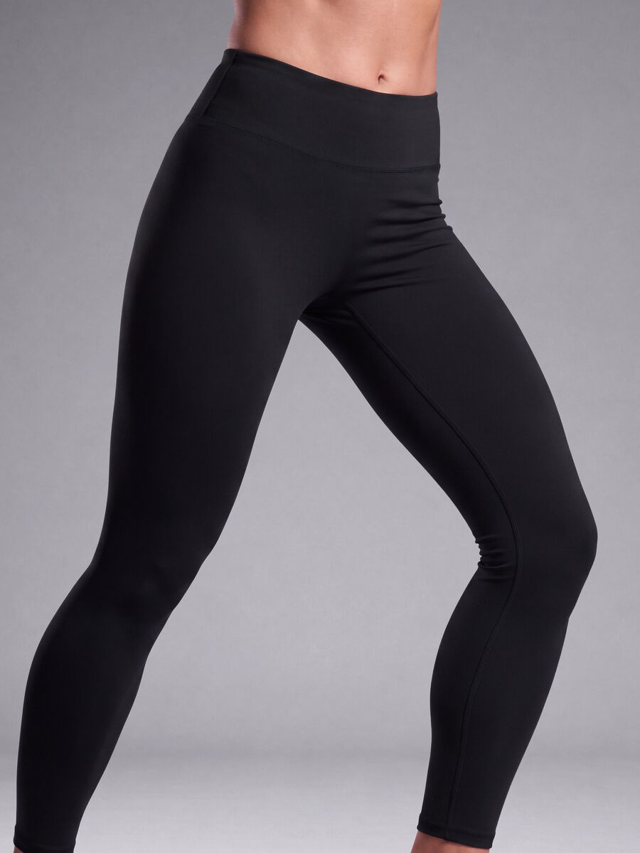 Black high-waisted stretch leggings_4