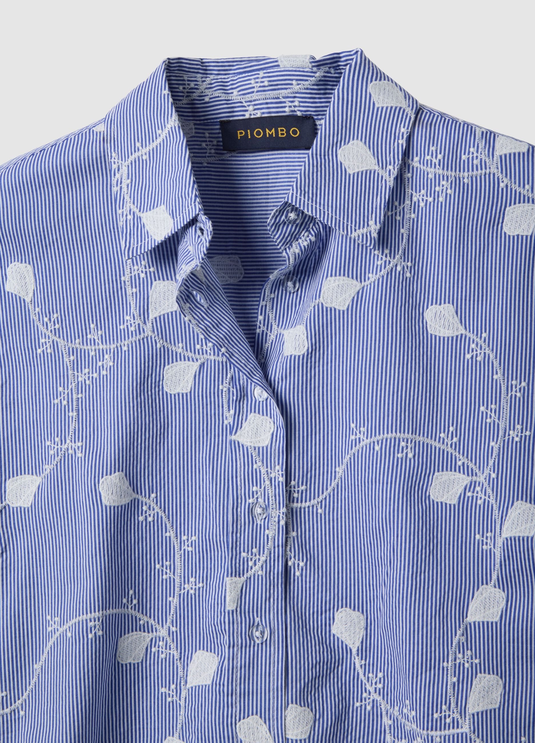 Camisa azul cielo de algod&oacute;n puro ajuste regular con motivo floral