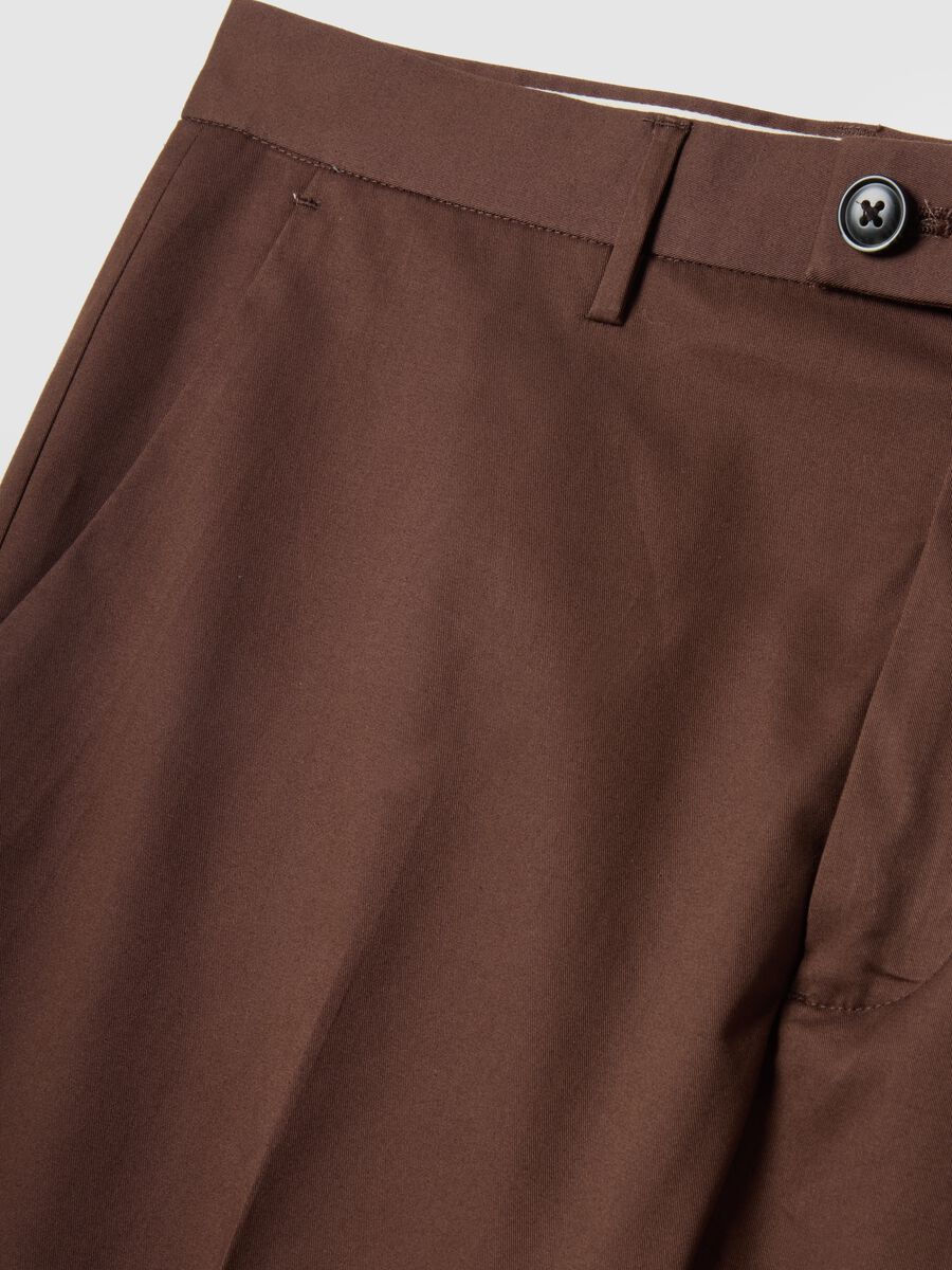 Brown regular fit stretch cotton trousers_5