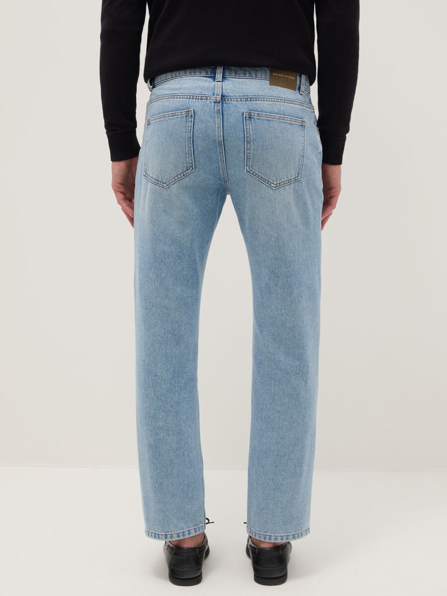 Blue cotton blend trousers in regular fit_2