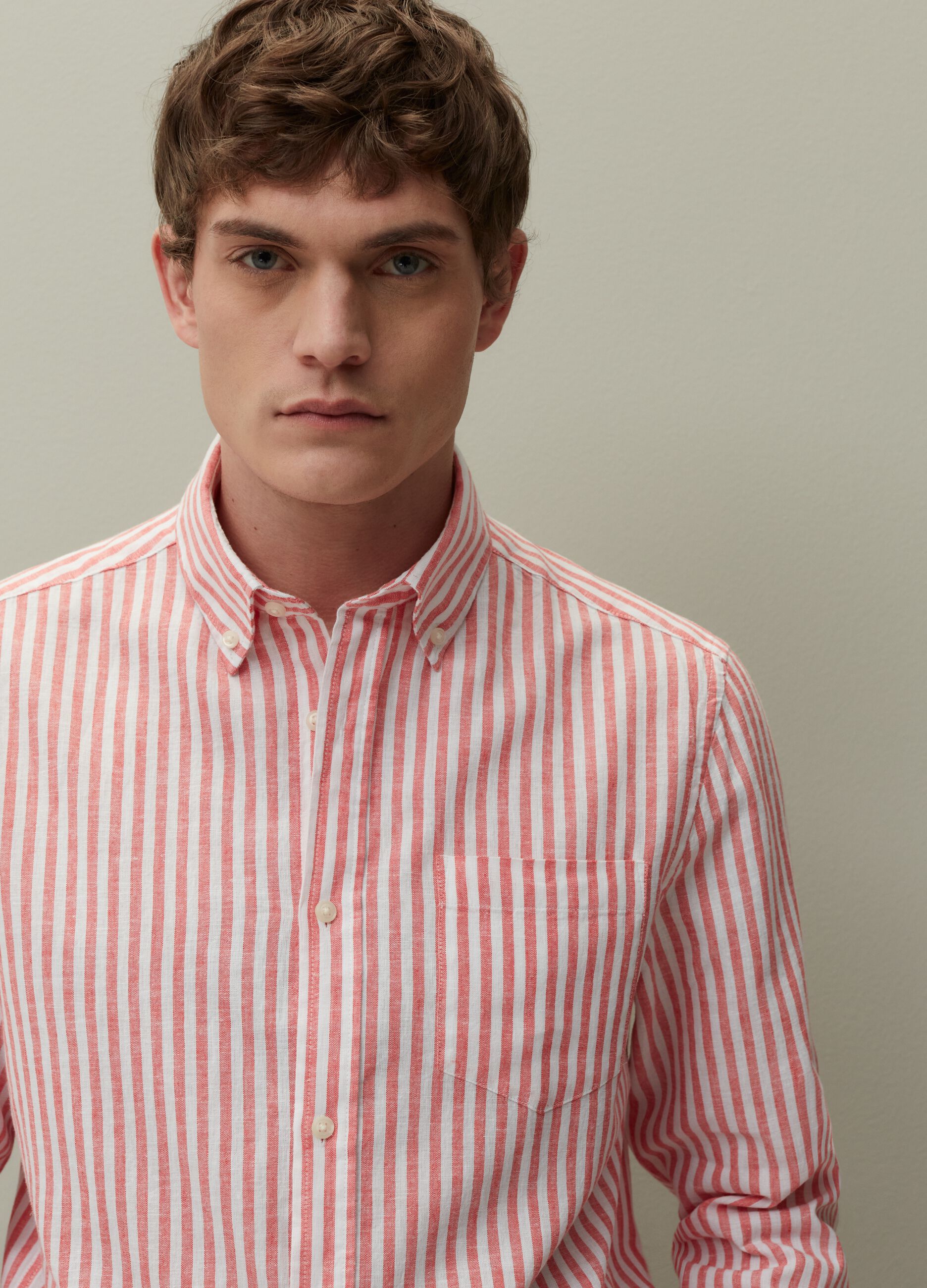 Regular-fit linen and cotton shirt with pocket