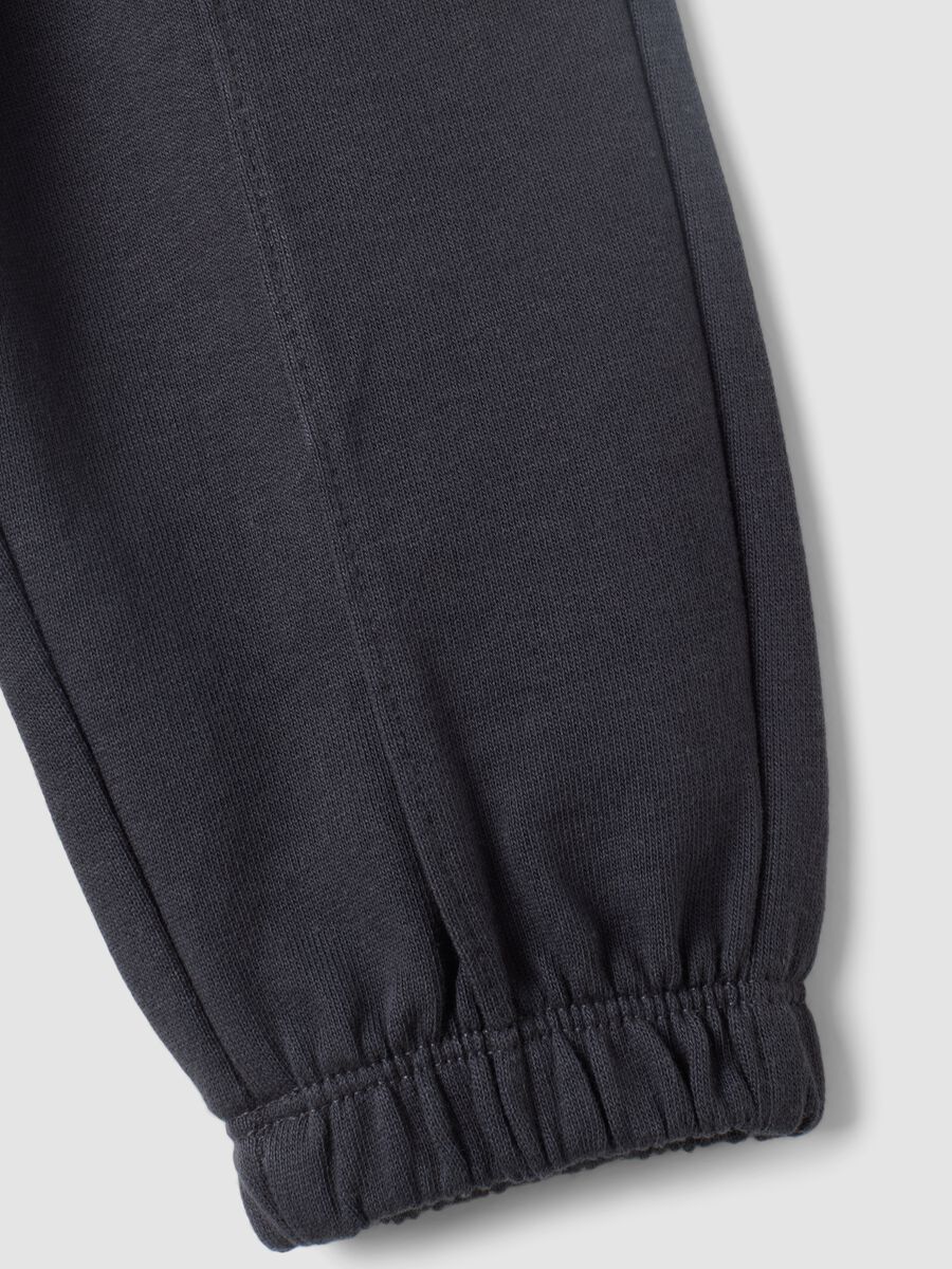 Schwarze Jogginghose aus reiner Baumwolle mit Herzdetail, Comfort Fit f&uuml;r Baby-M&auml;dchen_3