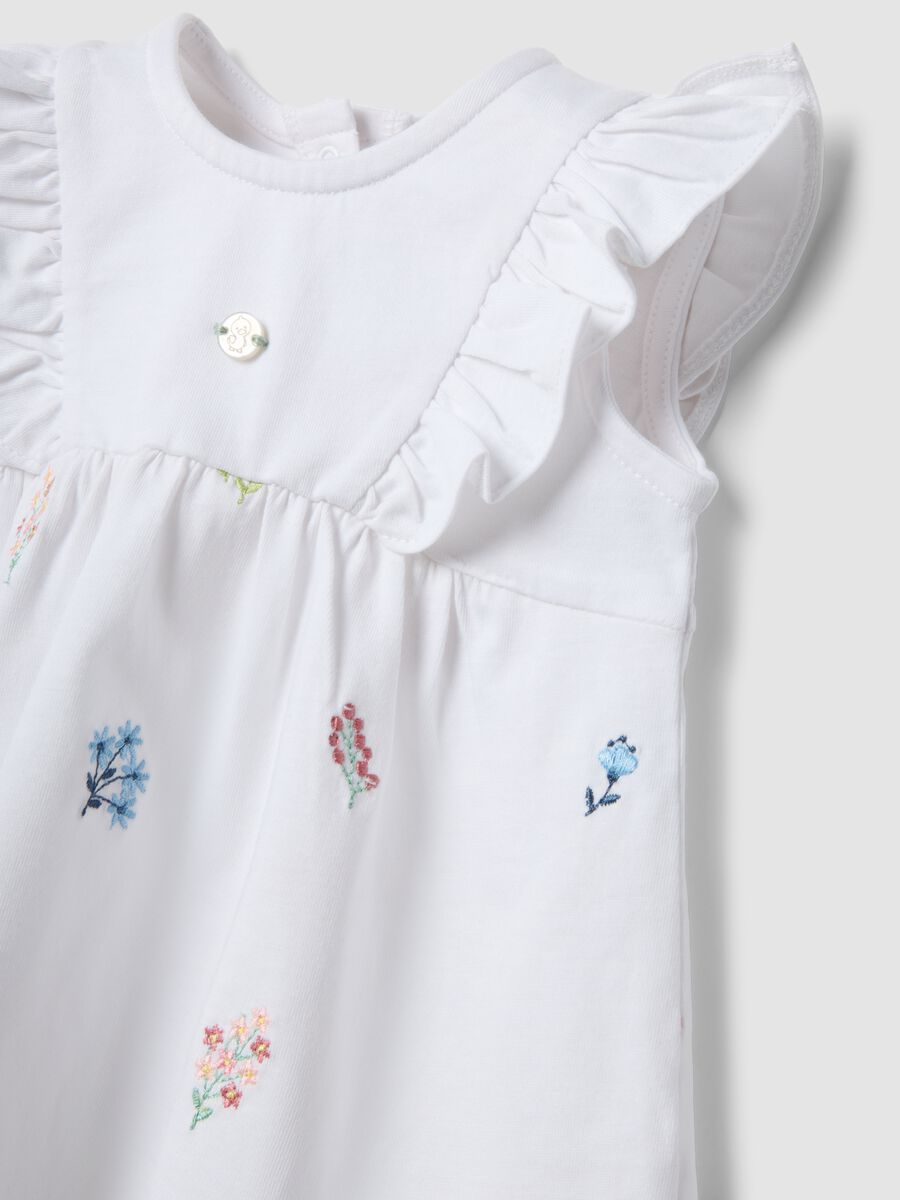 Pure white cotton baby girl set with embroidered flowers_2