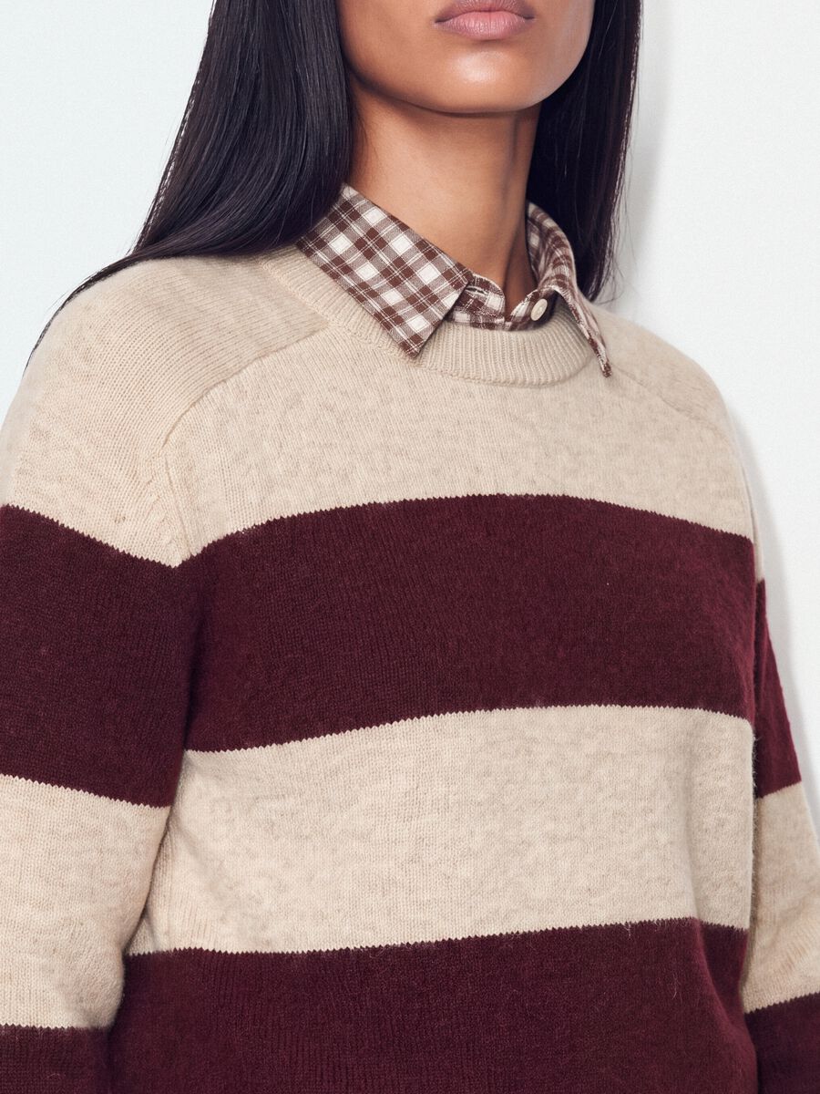 Beiger, gestreifter Crew-Neck-Pullover aus Stretchwolle_3