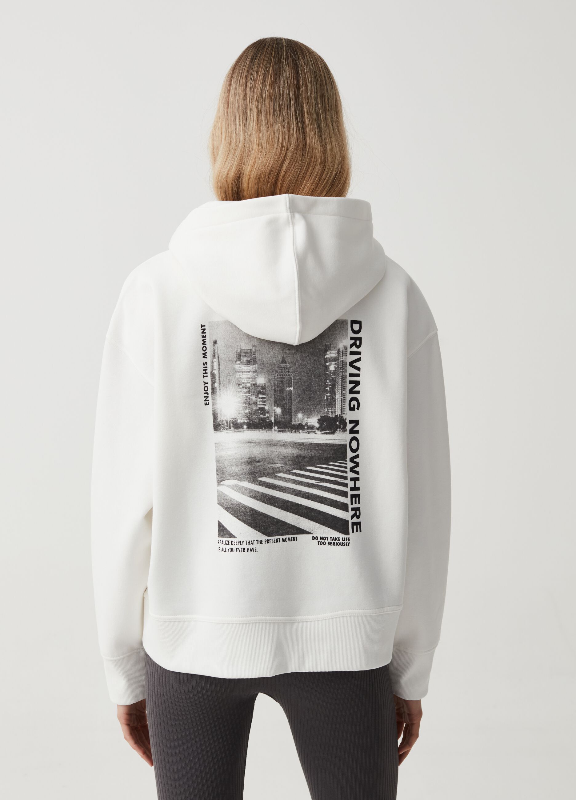 Sweatshirt with hood and photographic print