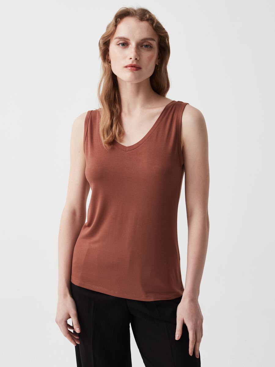 Tank top with V neck_0