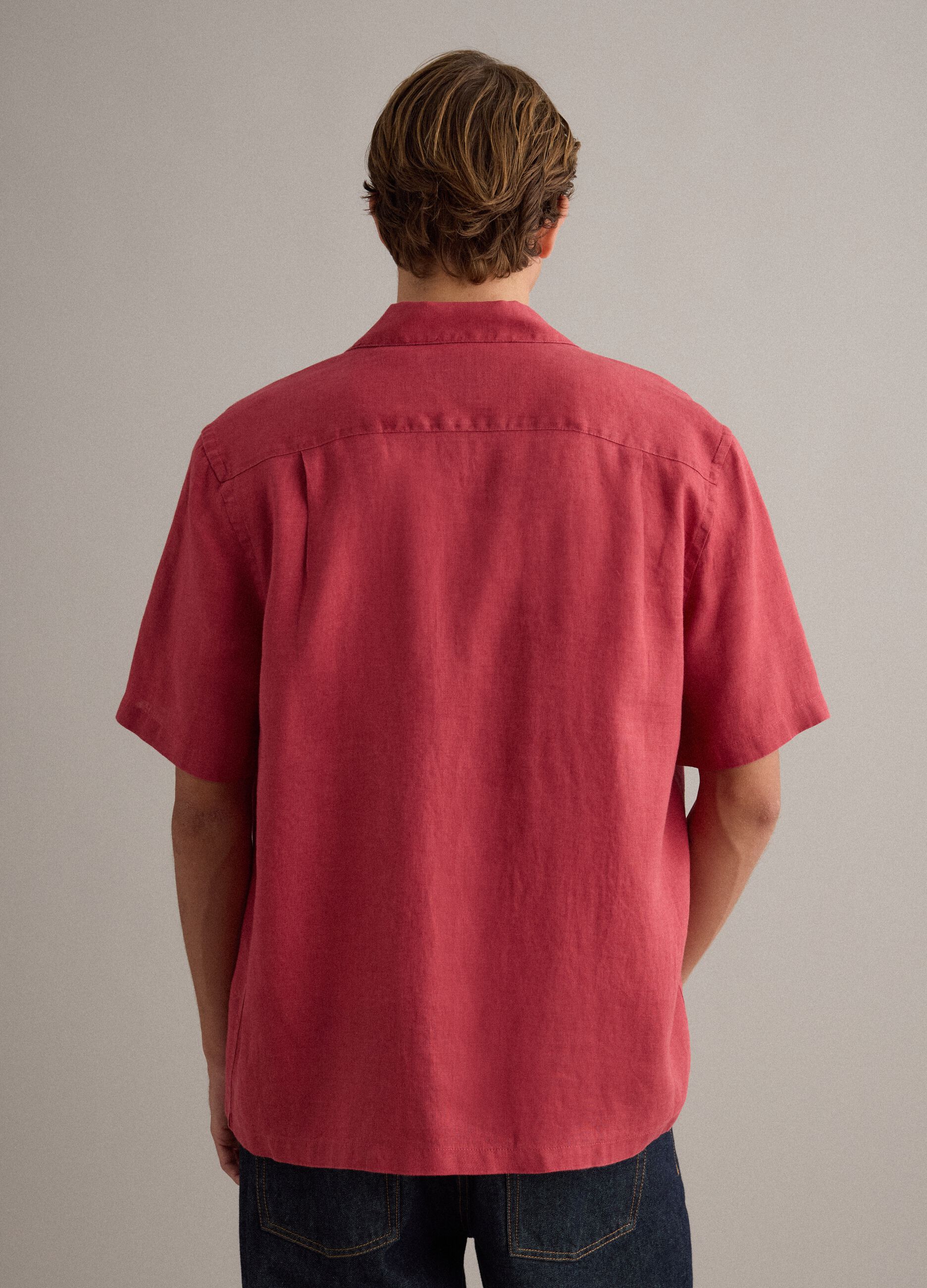 Rotes Hemd mit Bowlingkragen aus reinem Leinen