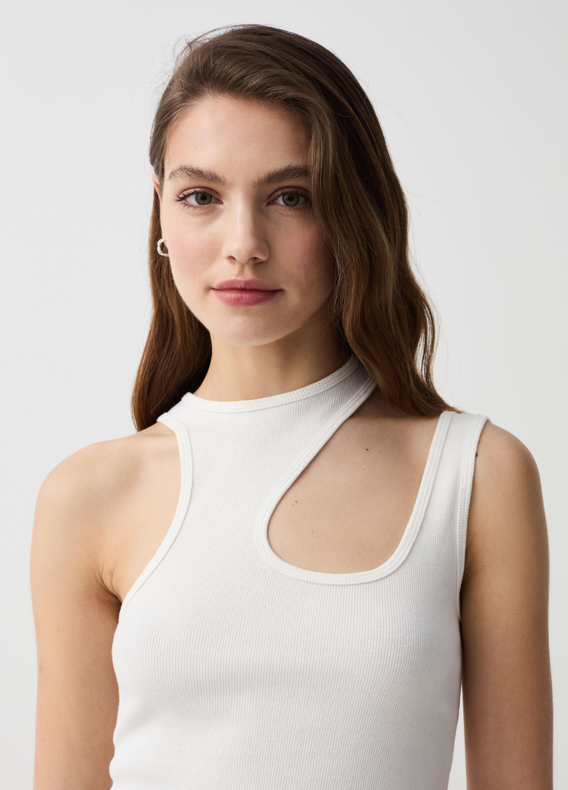 Single-shoulder top with cut-out detail