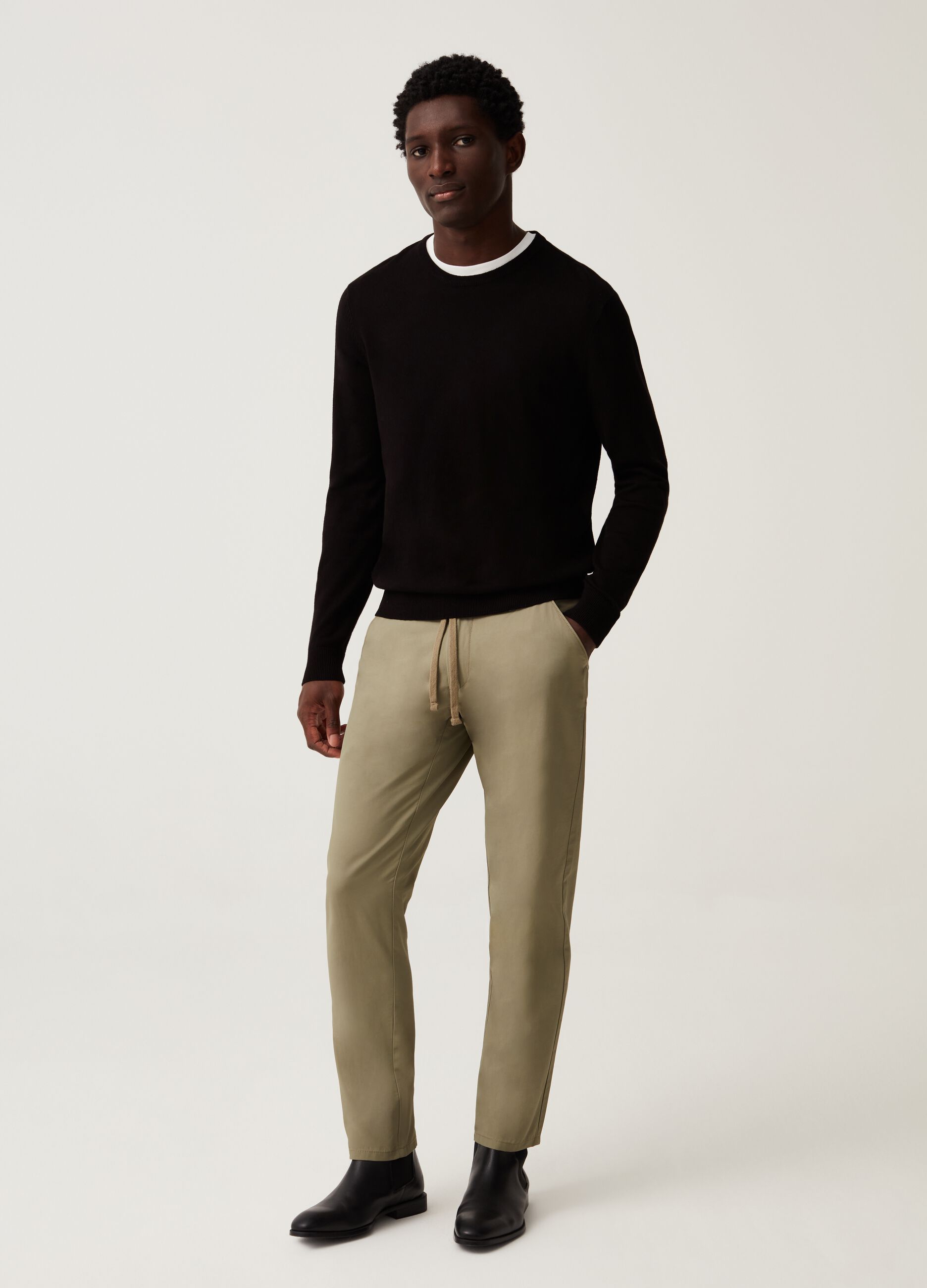 Pantaloni chino relaxed fit con coulisse