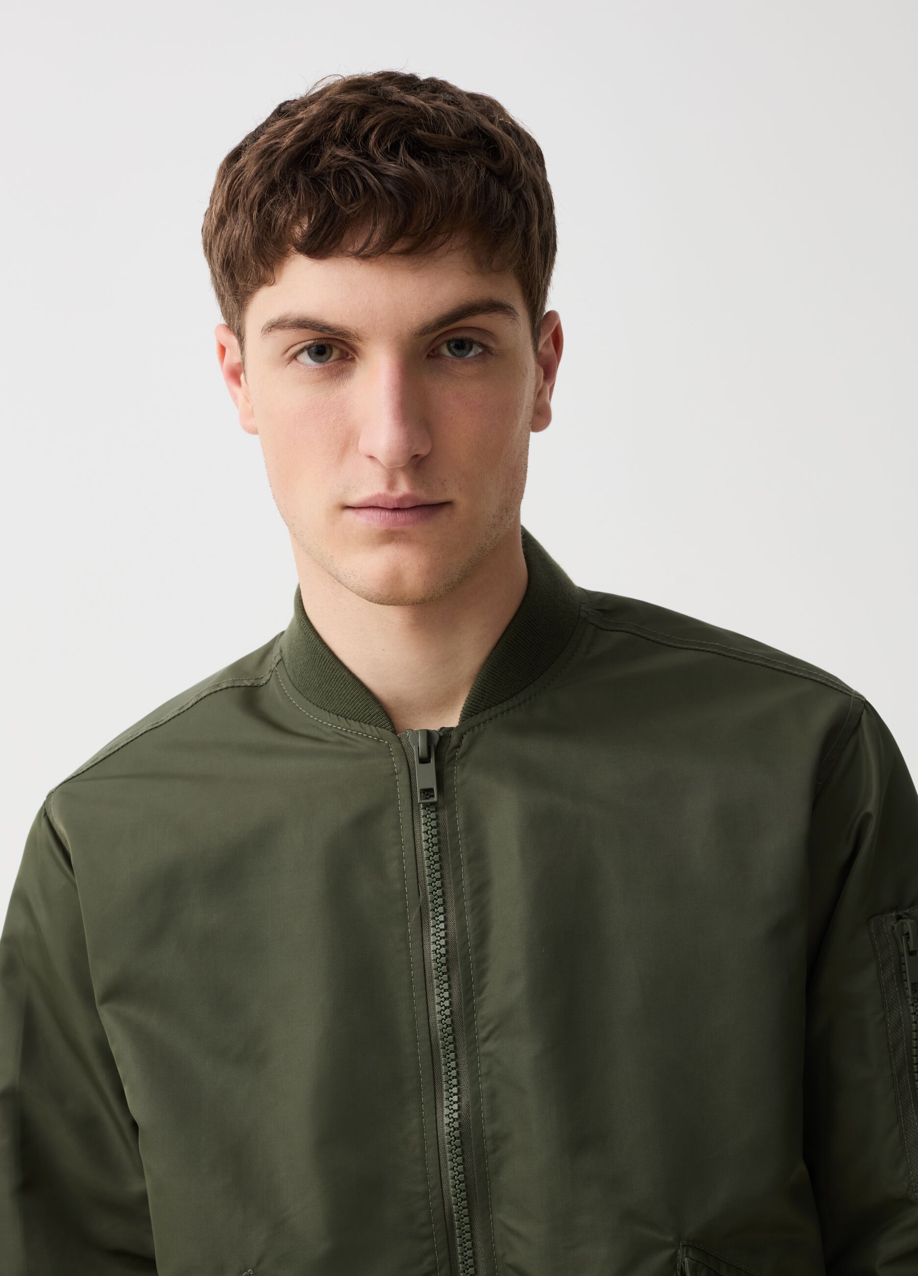 Solid colour full-zip bomber jacket