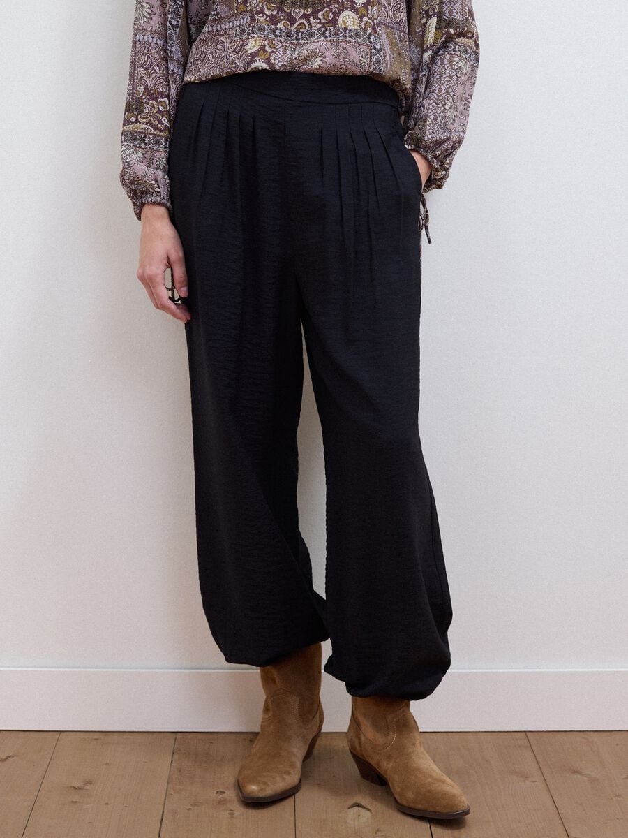Schwarze Relaxed-Fit-Hose aus Viskosemix_1