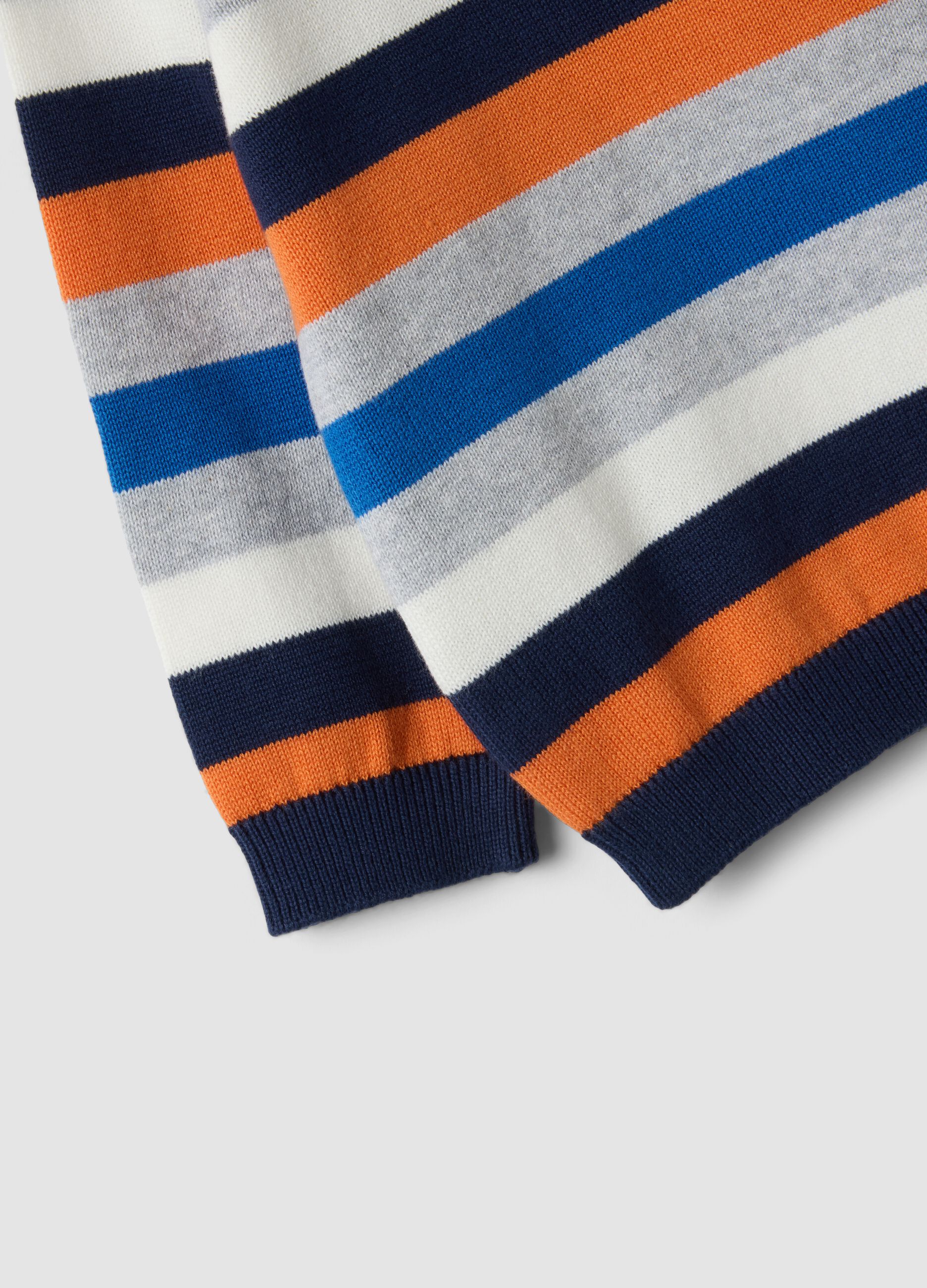 Camisola &agrave;s riscas multicolor em algod&atilde;o puro para beb&eacute; menino