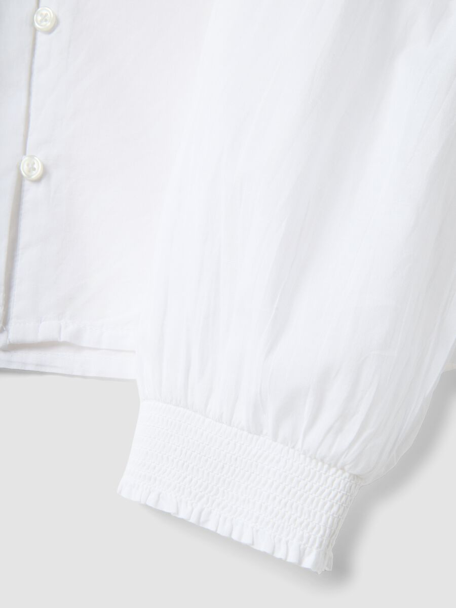 &Lambda;&epsilon;&upsilon;&kappa;ό &pi;&omicron;&upsilon;&kappa;ά&mu;&iota;&sigma;&omicron; &alpha;&pi;ό &kappa;&alpha;&theta;&alpha;&rho;ό &beta;&alpha;&mu;&beta;ά&kappa;&iota; &sigma;&epsilon; &kappa;&alpha;&nu;&omicron;&nu;&iota;&kappa;ή &gamma;&rho;&alpha;&mu;&mu;ή &mu;&epsilon; &kappa;&omicron;&upsilon;&mu;&pi;&iota;ά &kappa;&alpha;&iota; &sigma;&tau;&rho;&omicron;&gamma;&gamma;&upsilon;&lambda;&epsilon;&mu;έ&nu;&omicron; &kappa;&omicron;&lambda;ά&rho;&omicron;_5