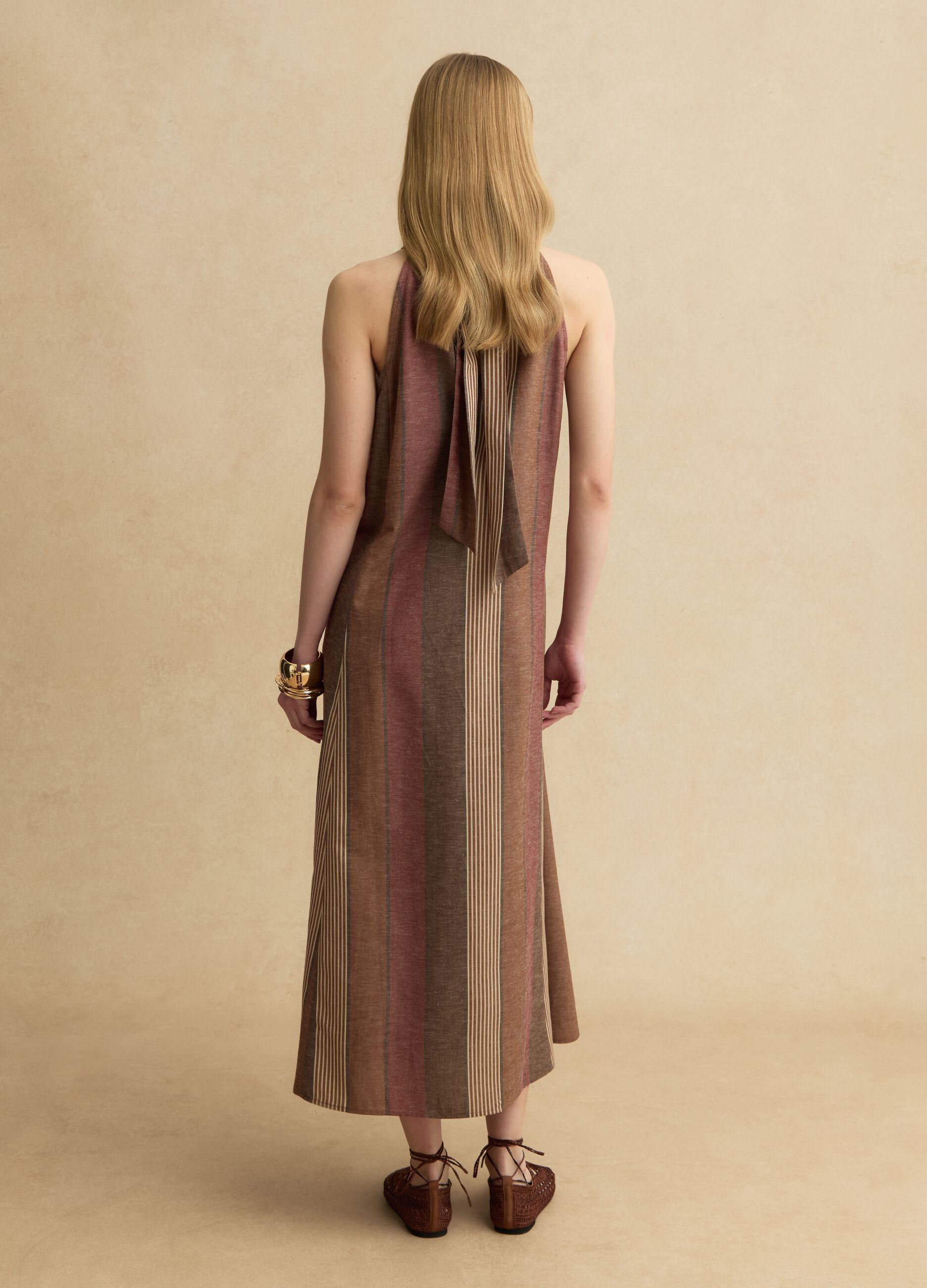 Multicolor gestreiftes Kleid aus Viskose- und Leinenmischung in lockerem Schnitt