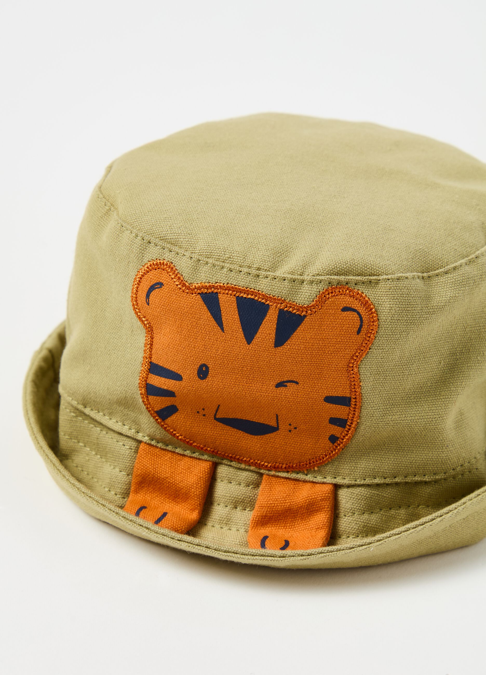 Sombrero de pescador con tigre