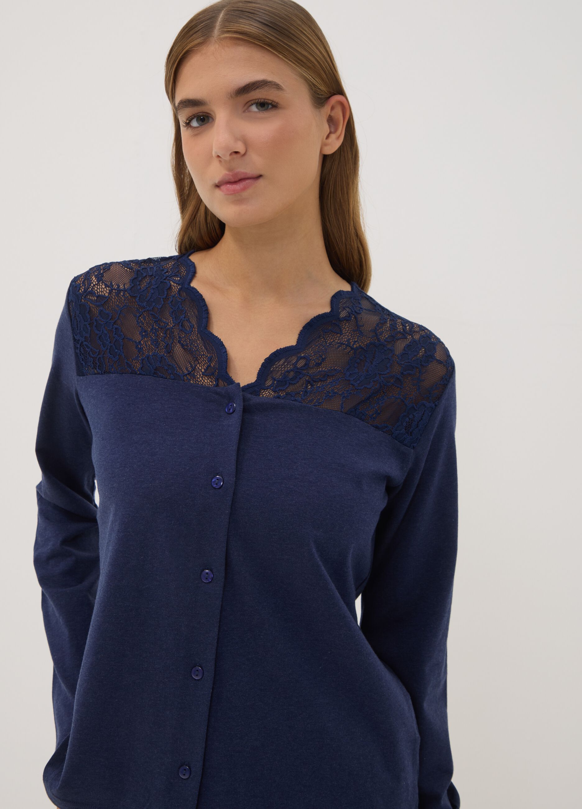 Blue V-neck pyjama top in stretchy cotton, lyocell and wool