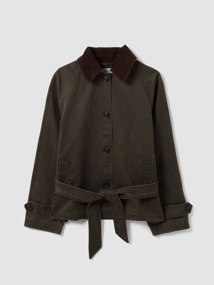 Gr&uuml;ner Trenchcoat aus Baumwollmischung mit Kontrastkragen, Regular Fit_0