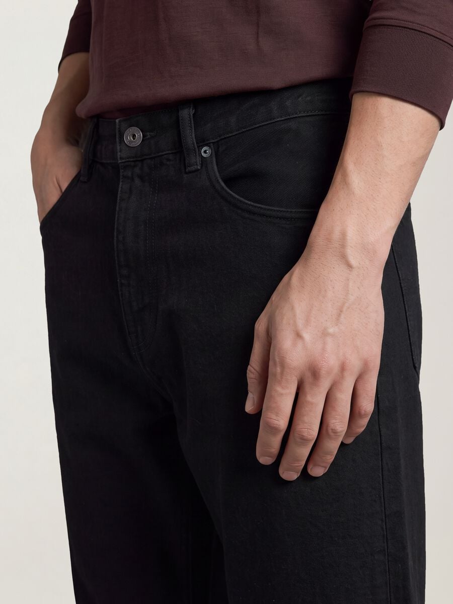 Schwarze Denim-Jeans aus reiner Baumwolle, Relaxed Fit_2