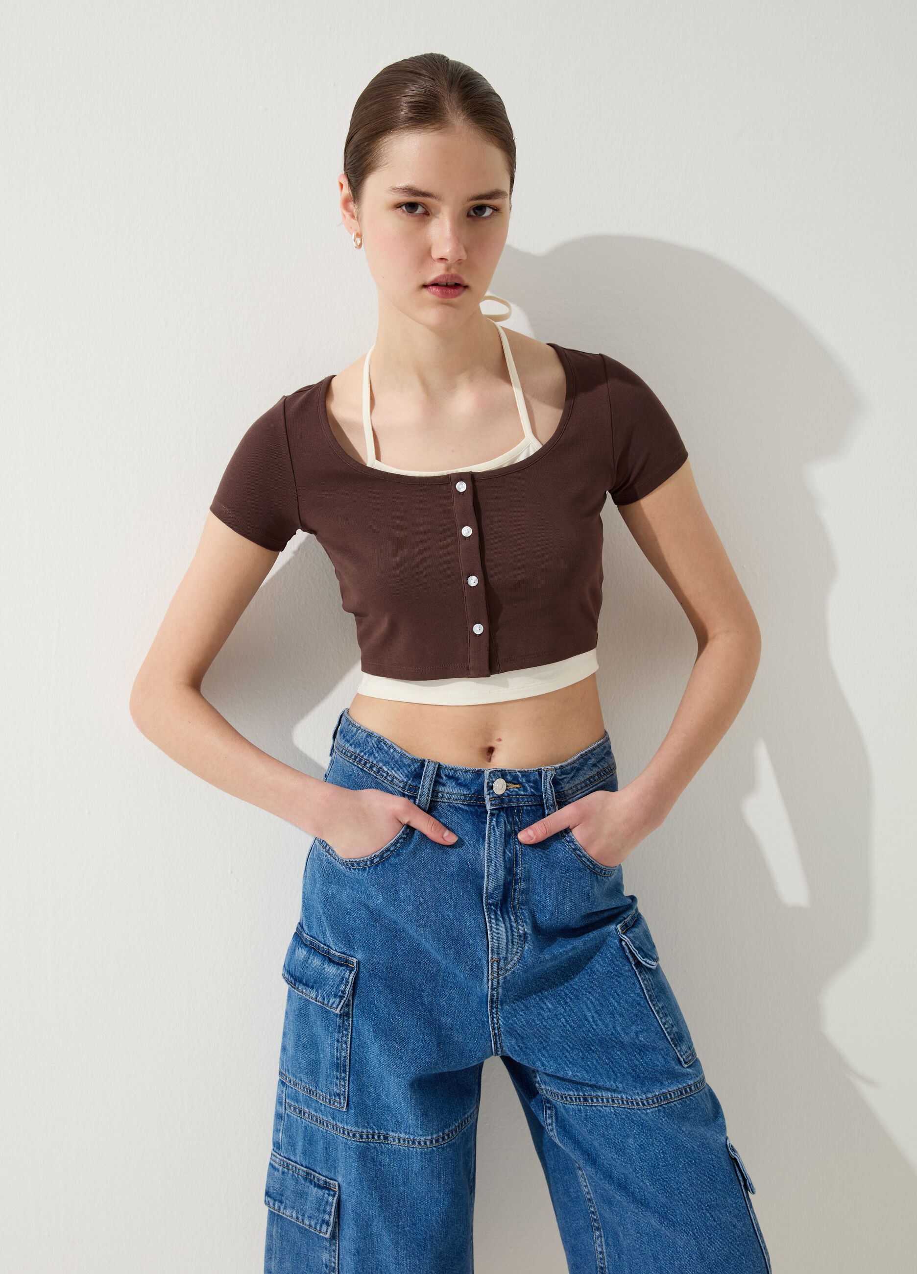 Crop T-shirt with buttons and internal vest