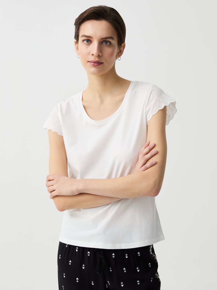 Jersey pyjama top with broderie anglaise edging_0