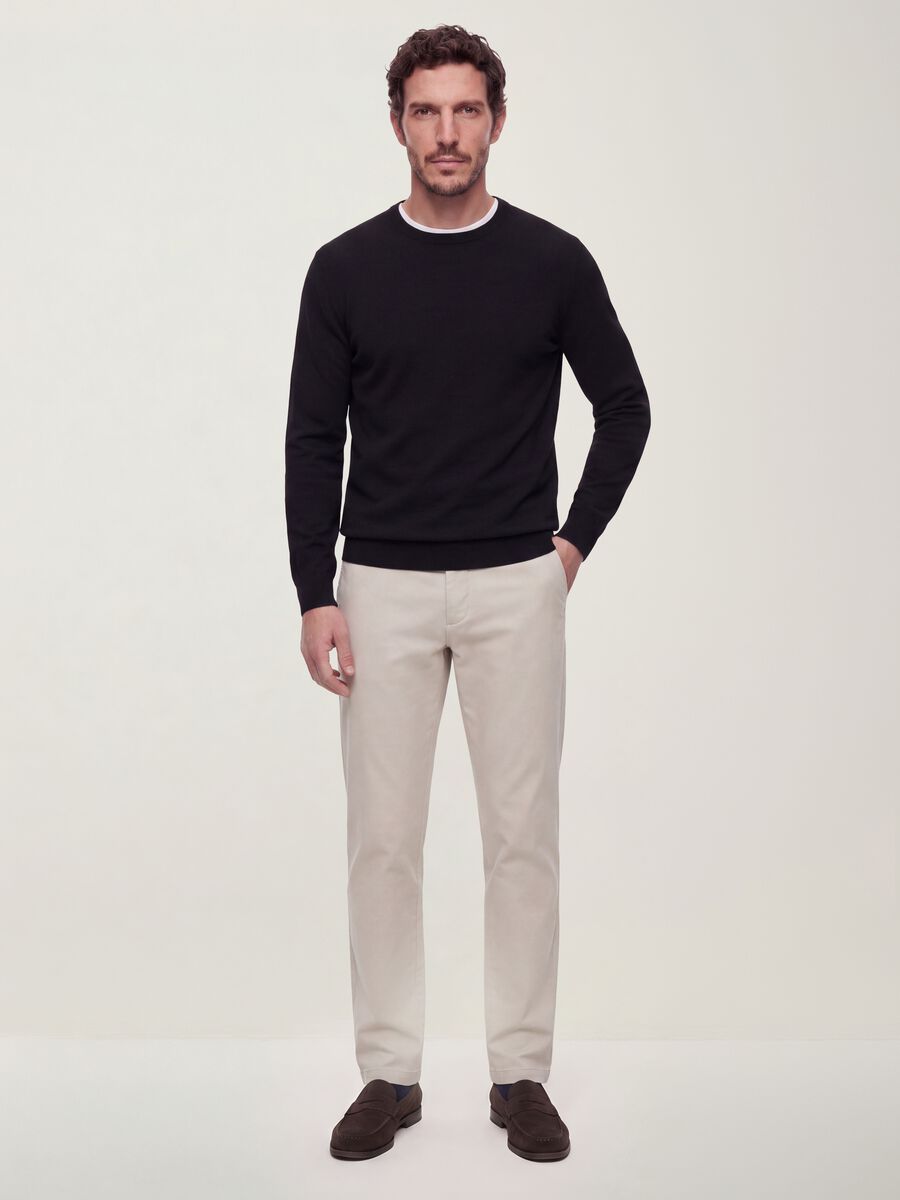 Black crew-neck viscose-blend jumper, regular fit_1