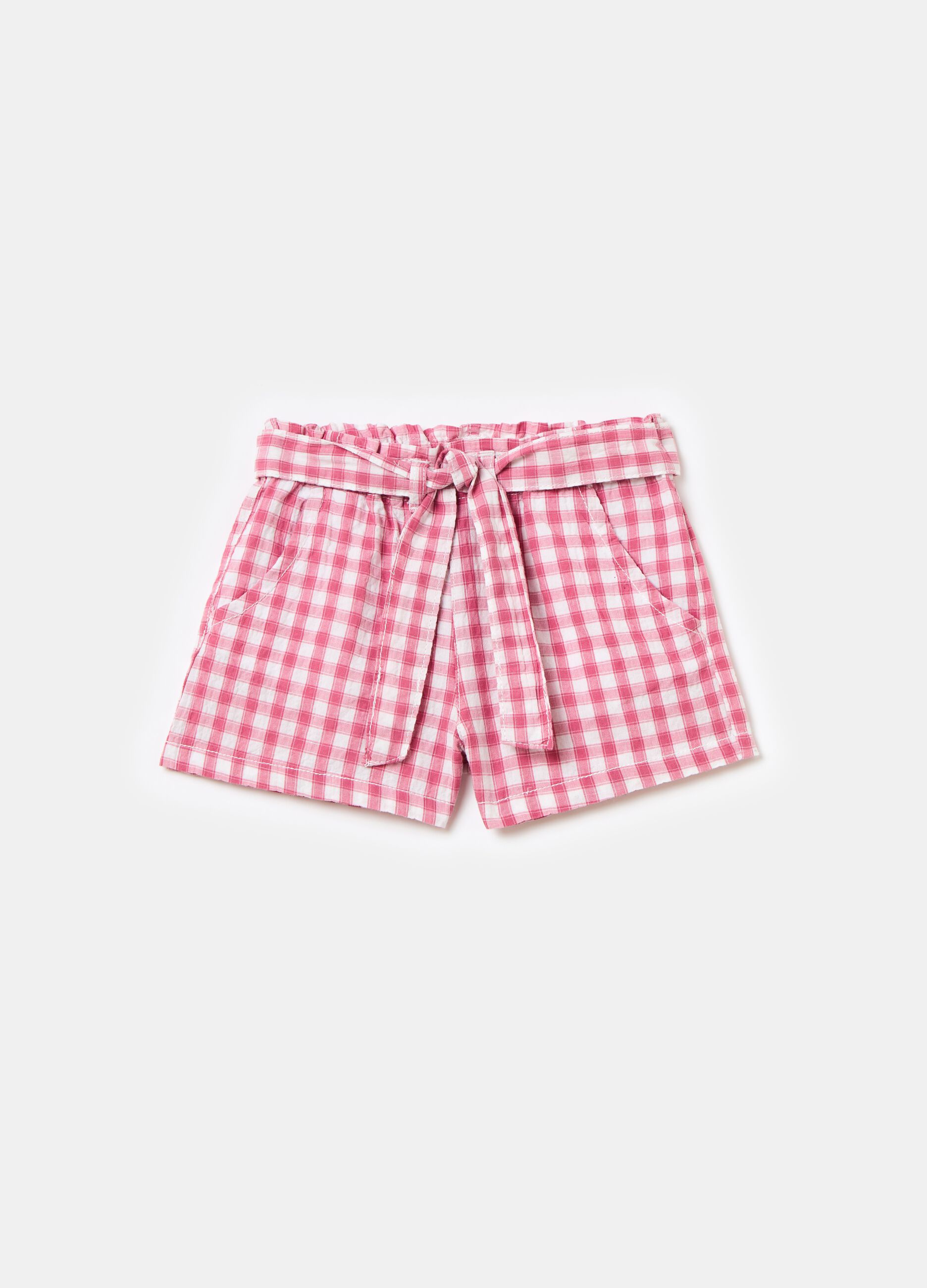 Shorts with gingham pattern