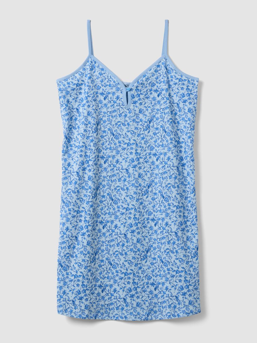 Camis&oacute;n azul claro de algod&oacute;n org&aacute;nico con estampado floral_4