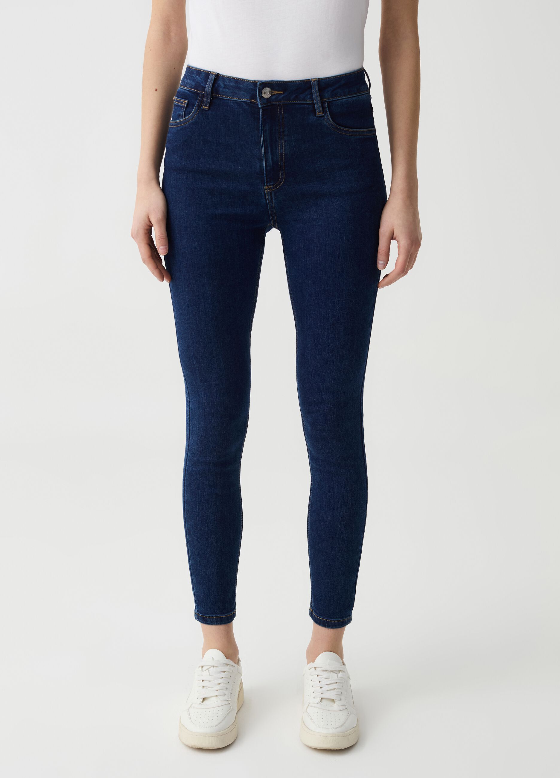 Skinny-fit cropped jeans with five pockets