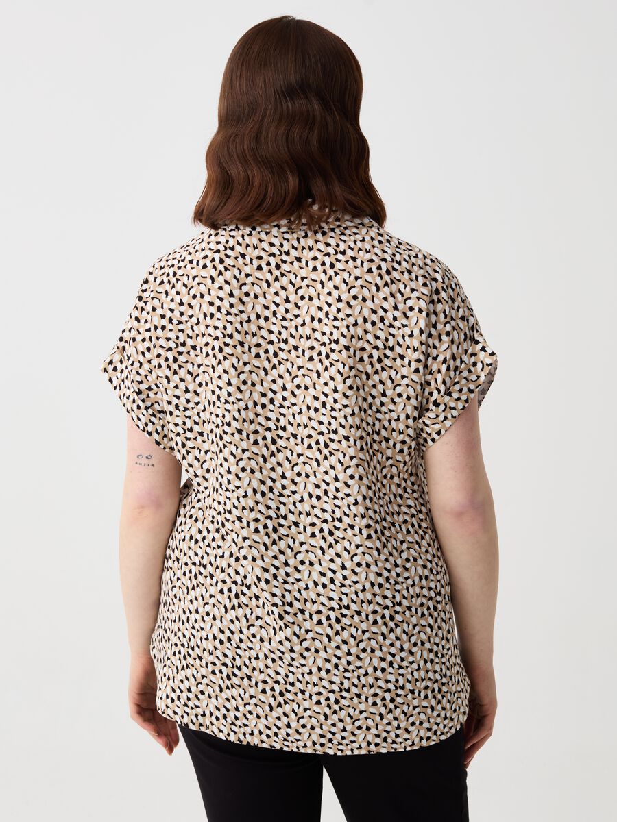 Curvy blouse with speckled print in viscose_2