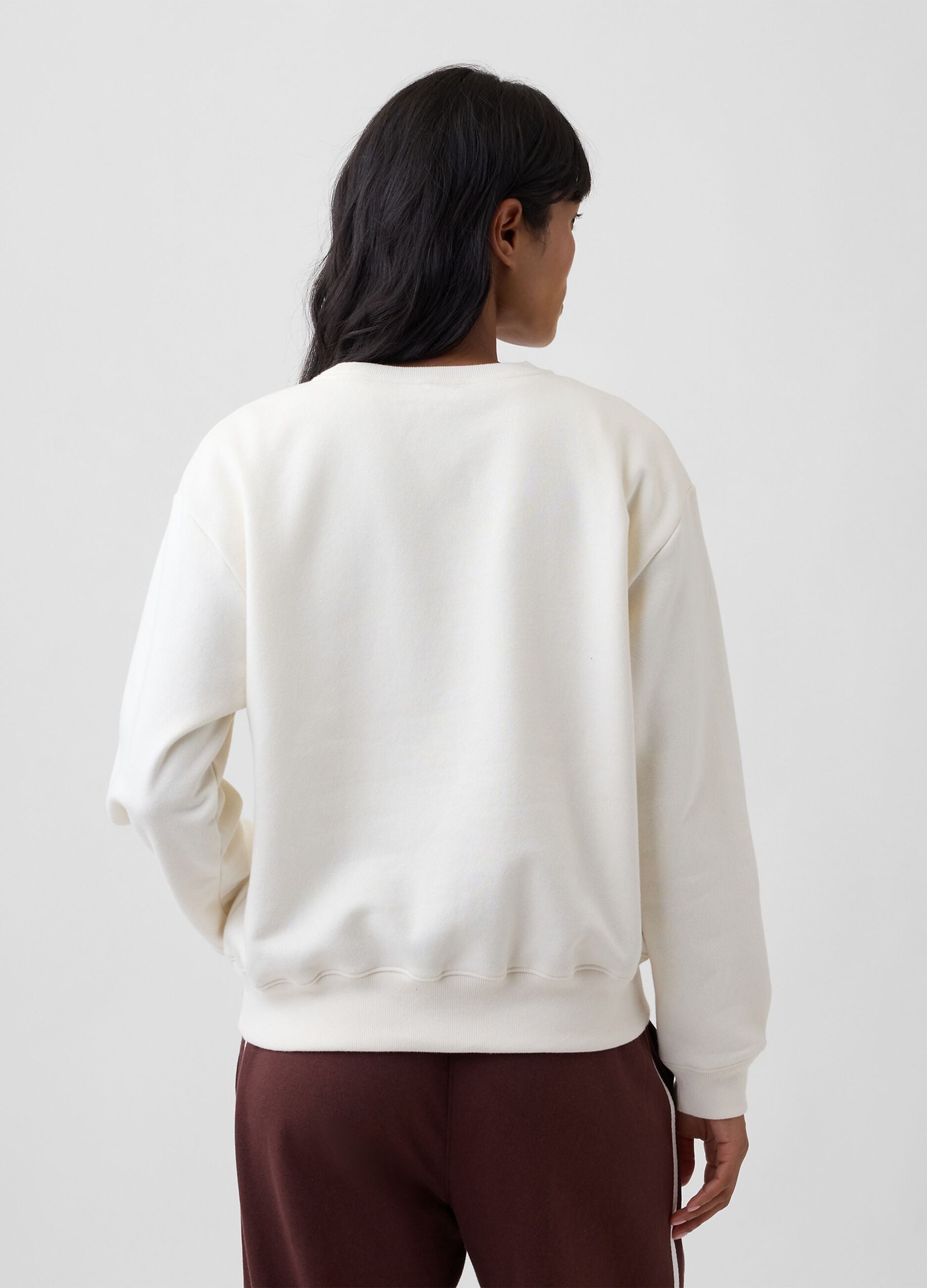Elfenbeinweisses Sweatshirt aus Baumwollmix mit GAP-Schriftzug im Muster