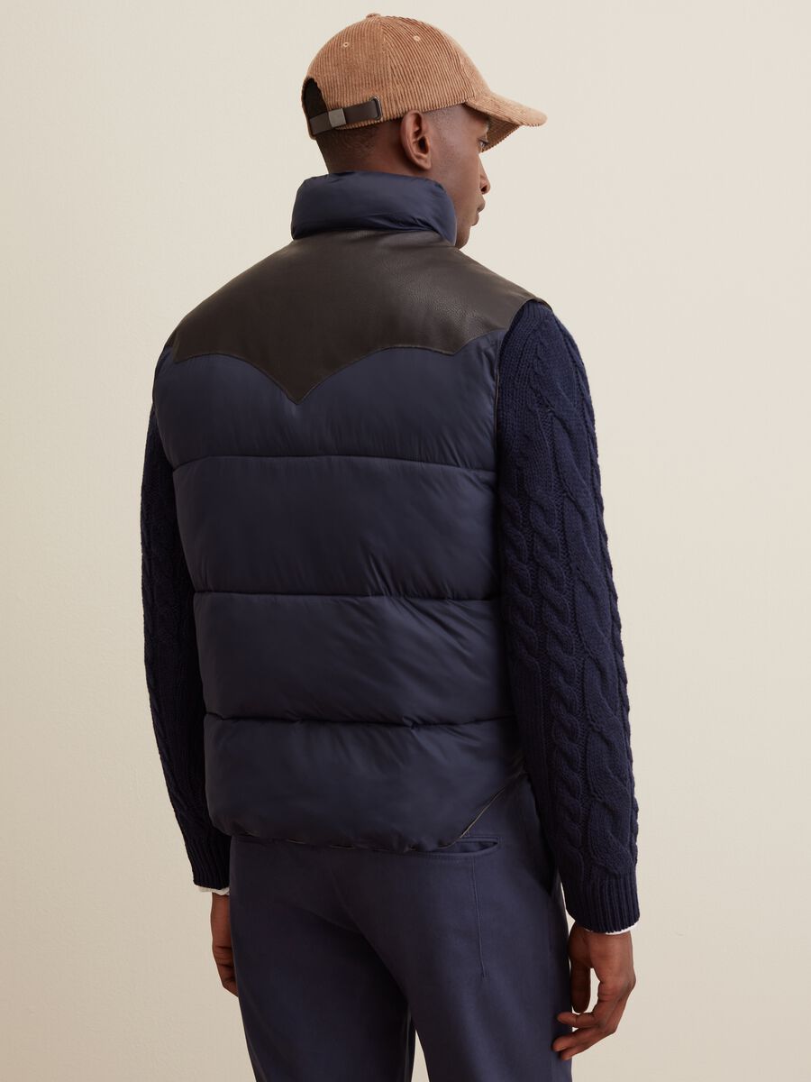 Quilted gilet with high collar_2