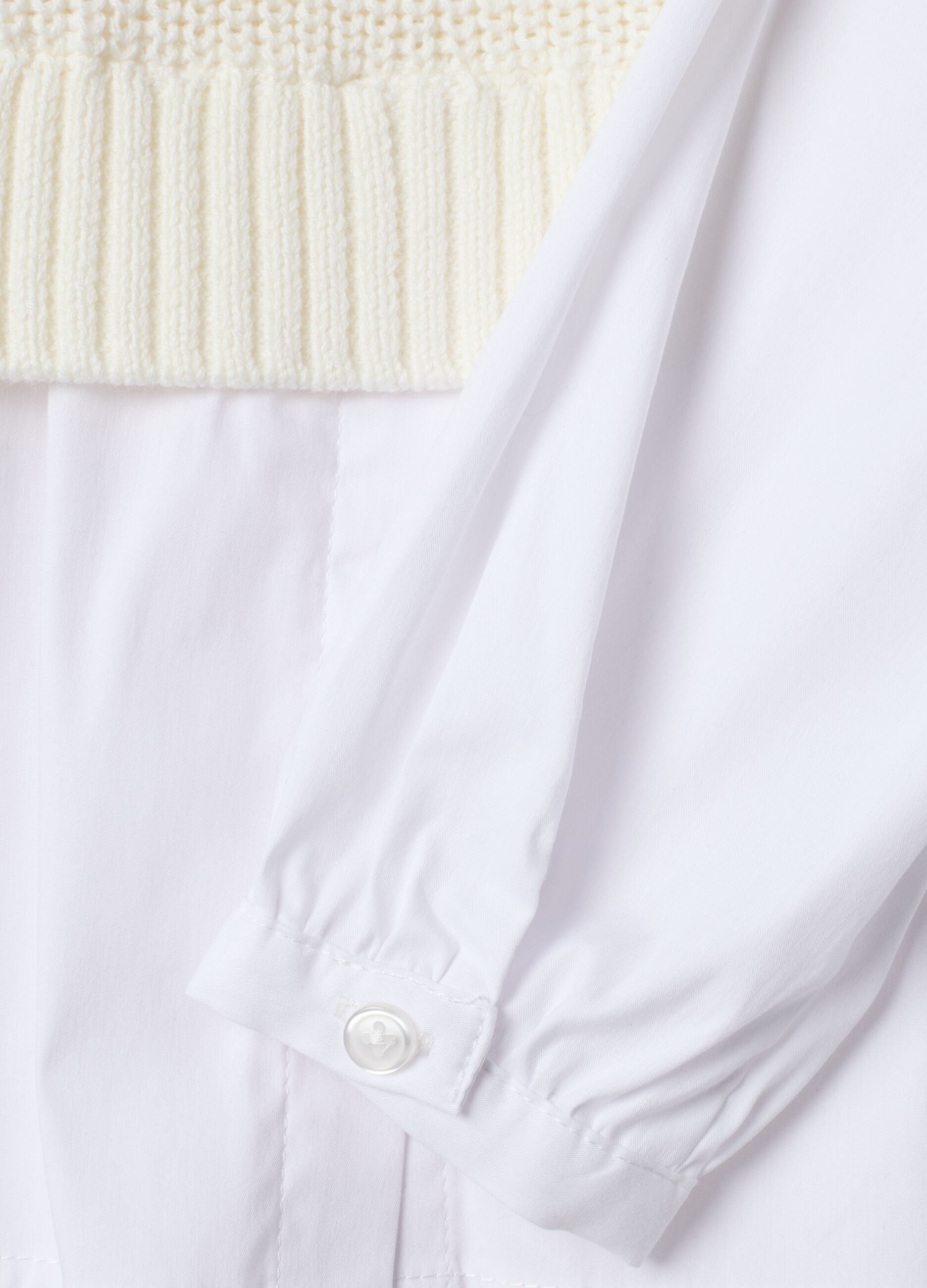 Maglia bianca in misto cotone con camicia over fit per bambina