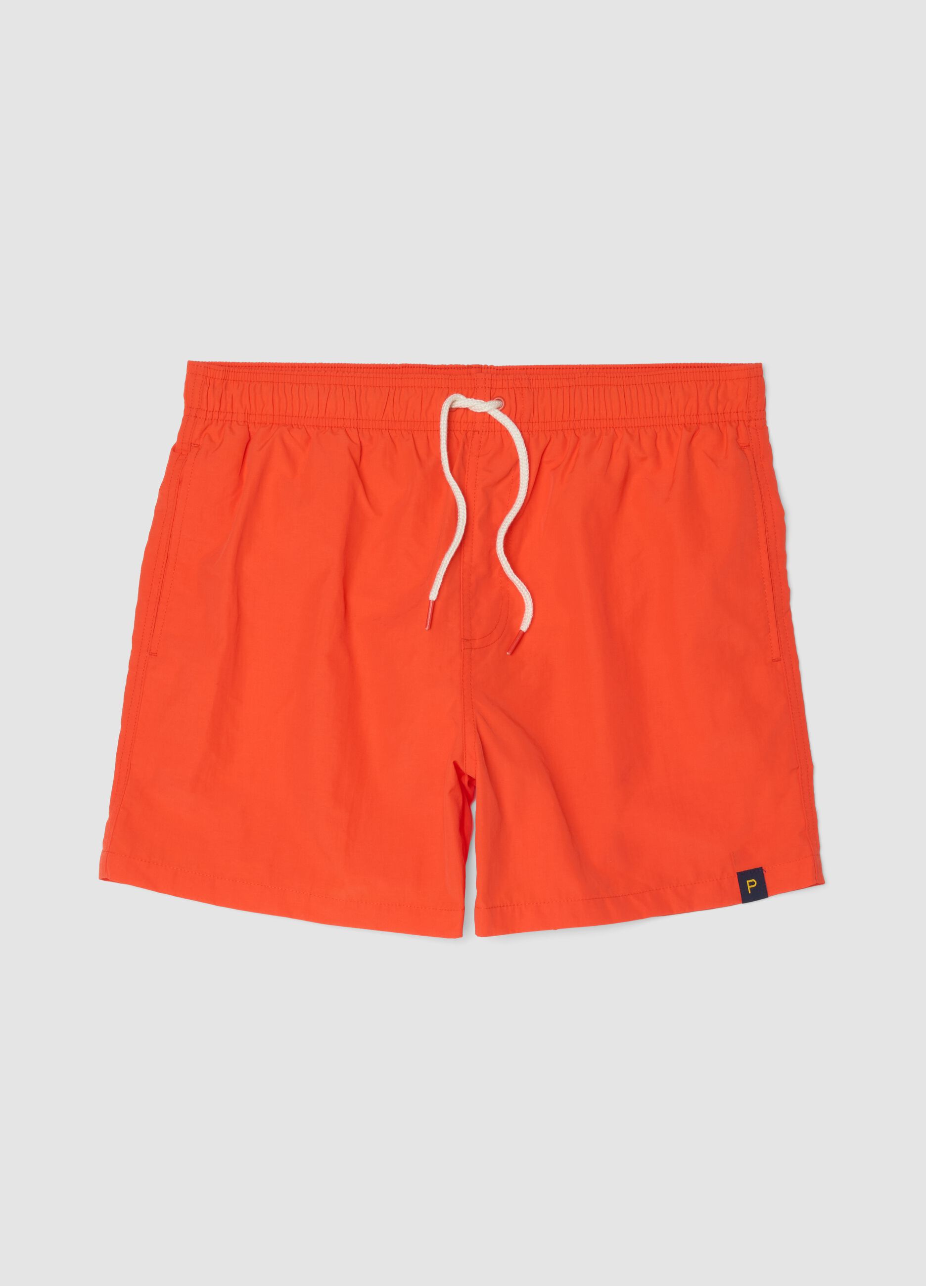 Orangefarbene Badeshorts mit elastischem Bund und Kordelzug
