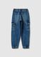 Jeans cargo in misto cotone blu da bambino regular fit con elastico_1
