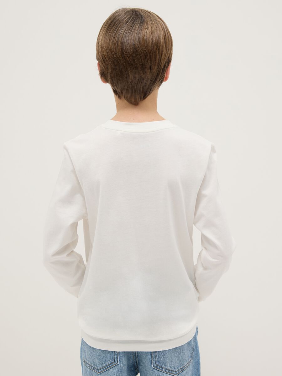White pure cotton regular fit t-shirt for boys_1