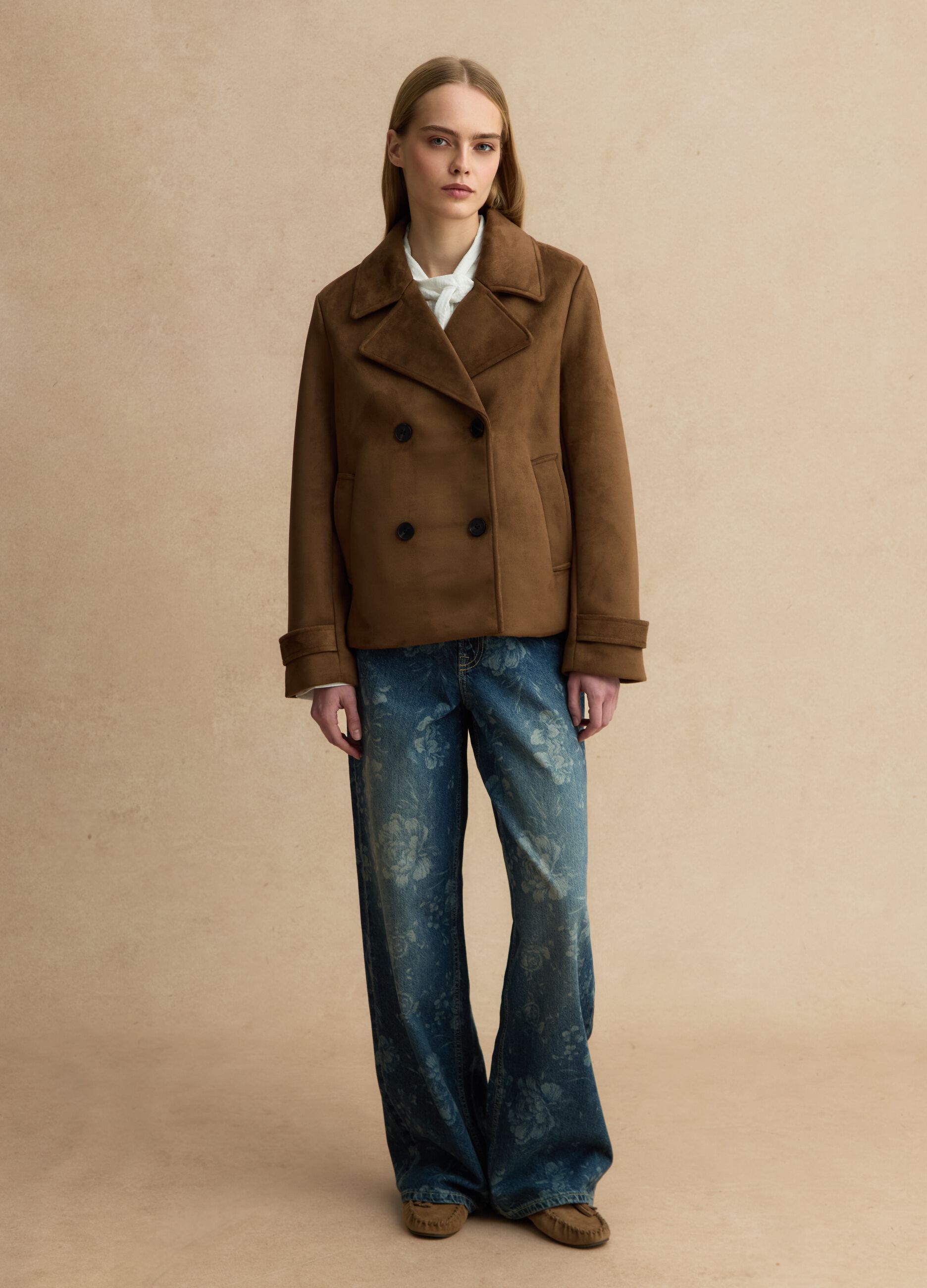 Chaquet&oacute;n marr&oacute;n de doble botonadura regular fit con bolsillos