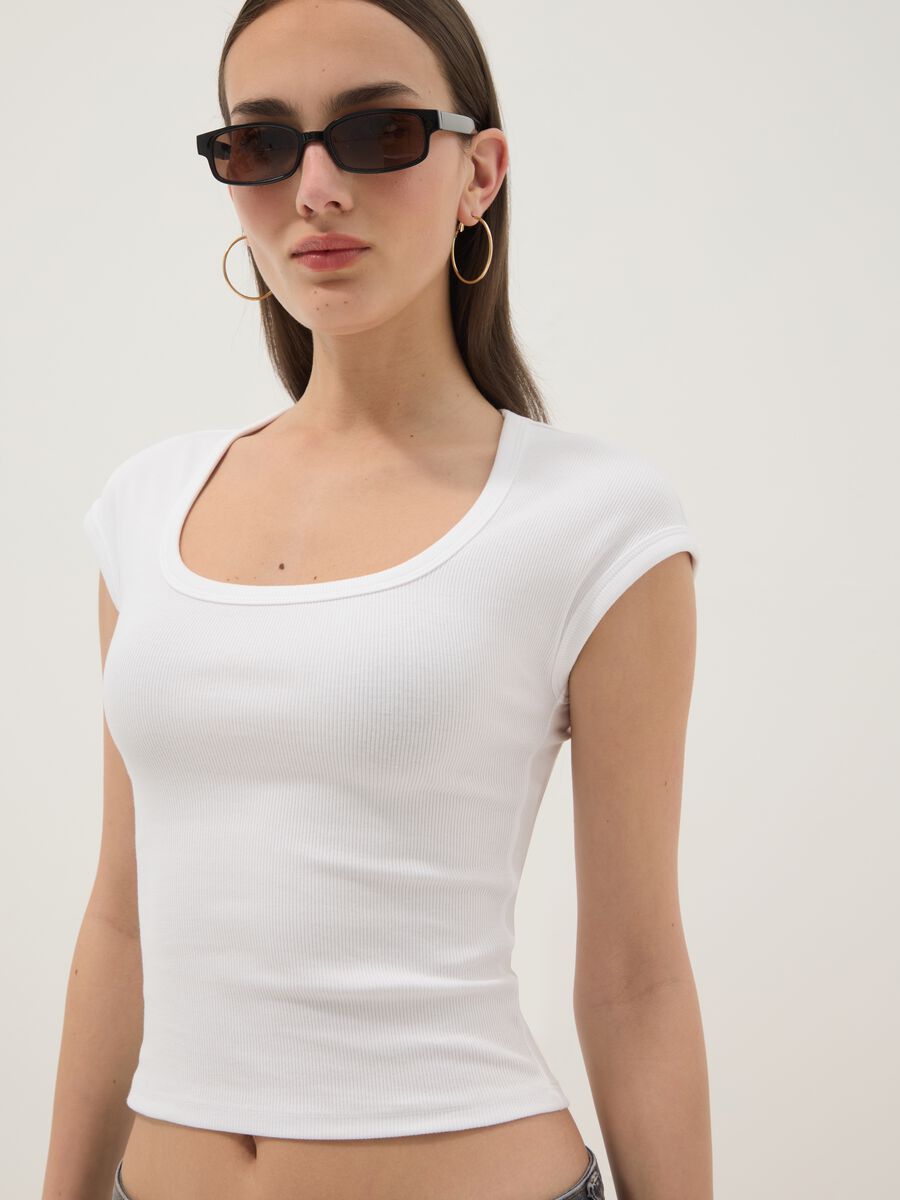 Camiseta blanca de algod&oacute;n el&aacute;stico de manga corta_2