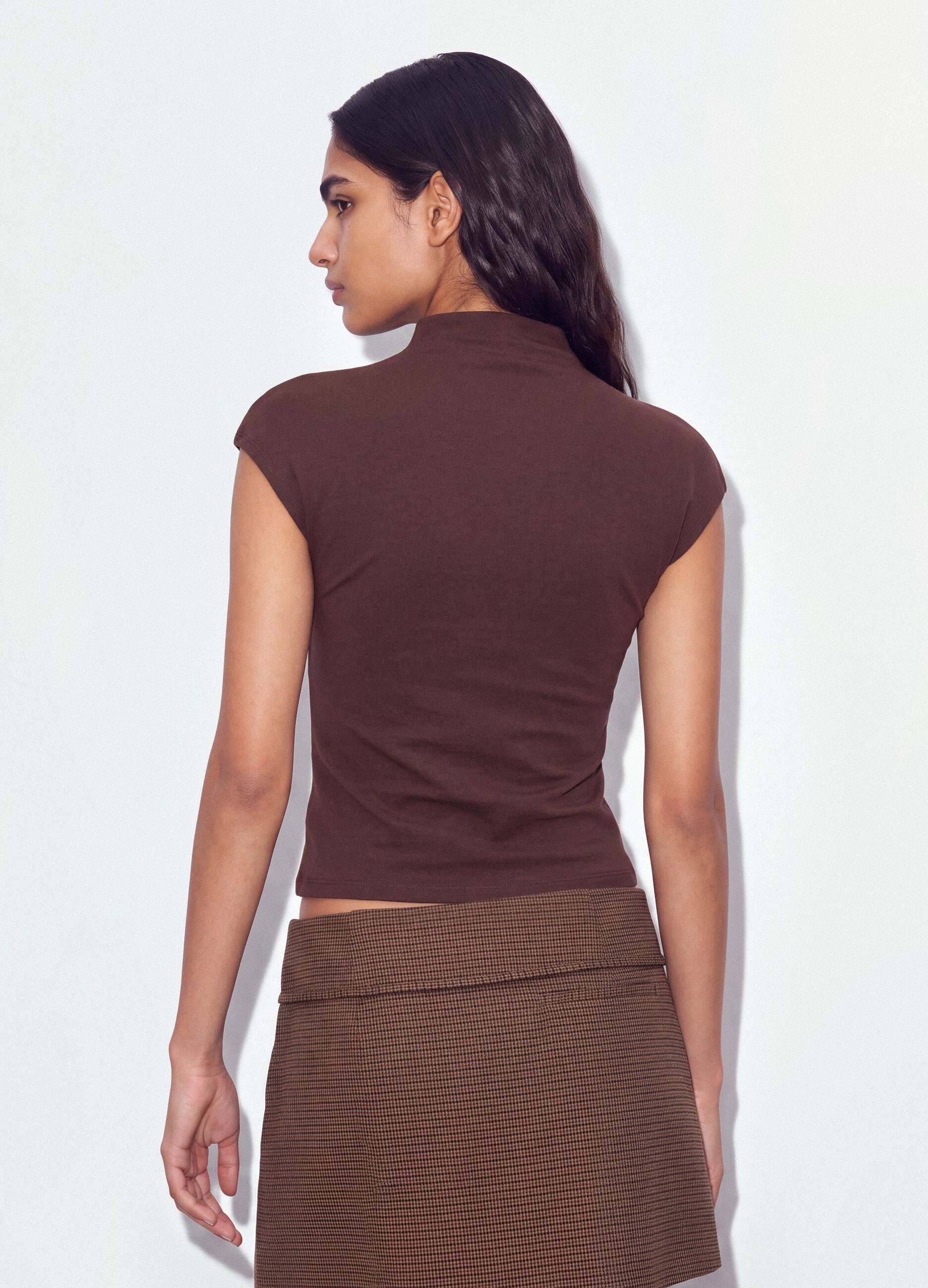 Brown fitted modal and stretch cotton T-shirt with mock neck