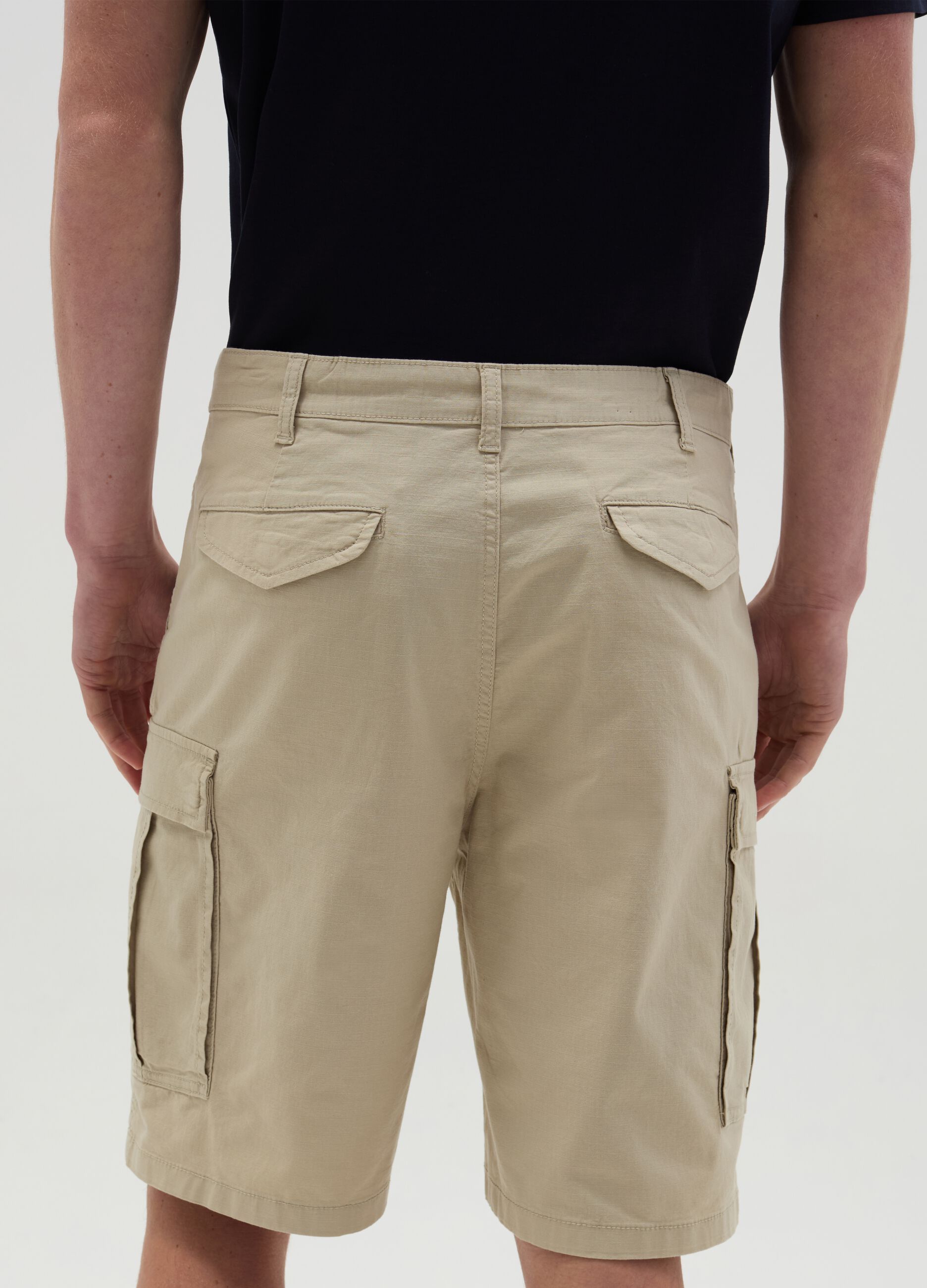 Stretch cargo Bermuda shorts with ripstop weave