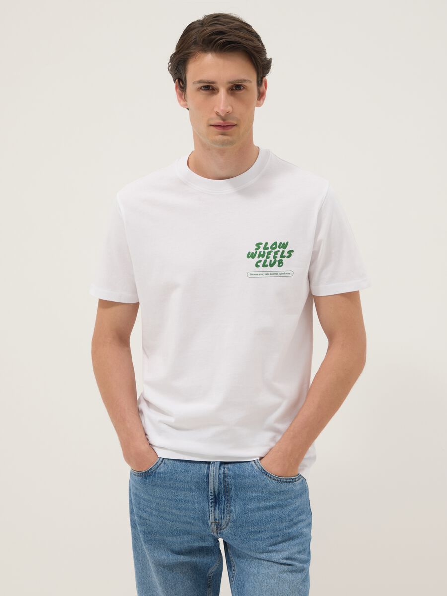 Wei&szlig;es T-Shirt aus reiner Baumwolle mit Print, Regular Fit_0