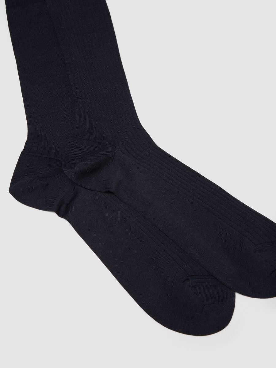 Calze lunghe blu navy in misto lana a coste_1