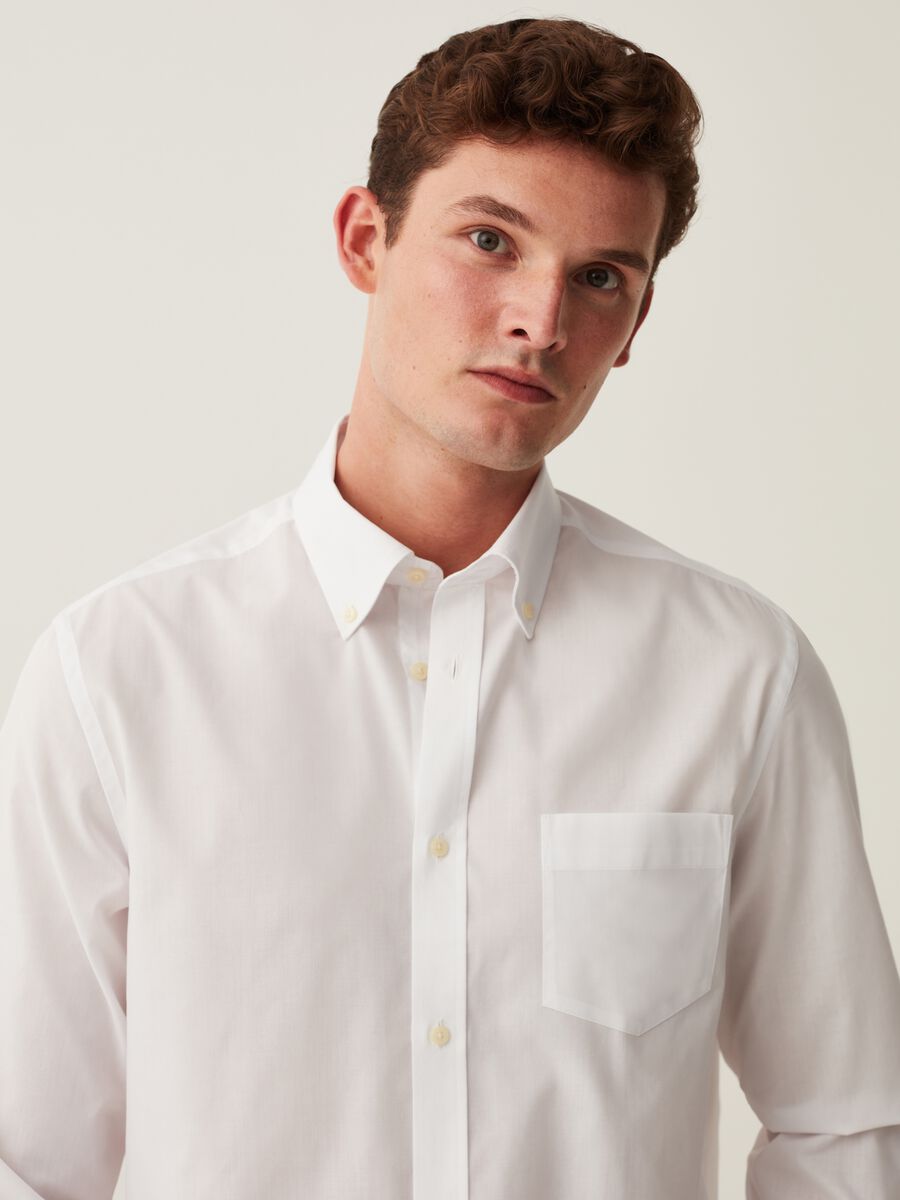Regular-fit button-down shirt with pocket_1
