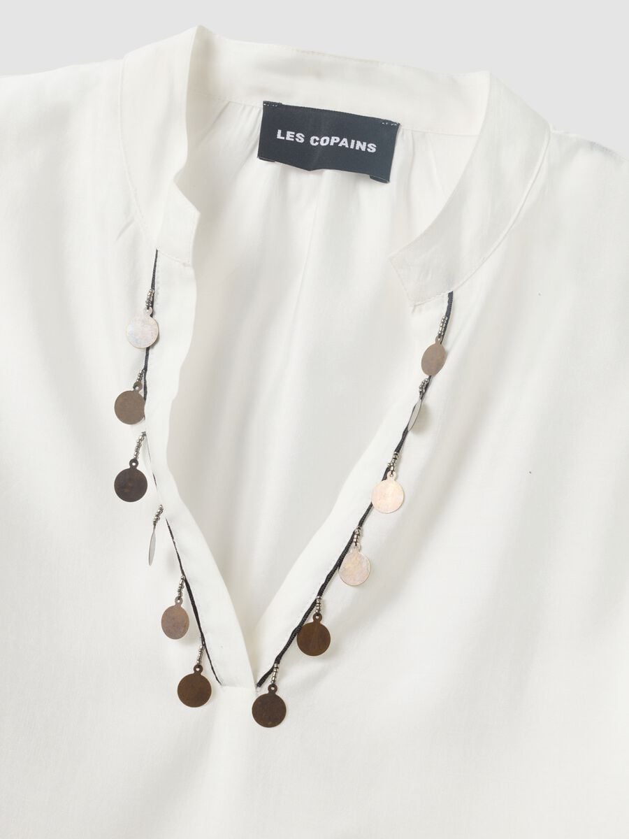 White viscose-blend shirt with charms and V-neck regular fit_2