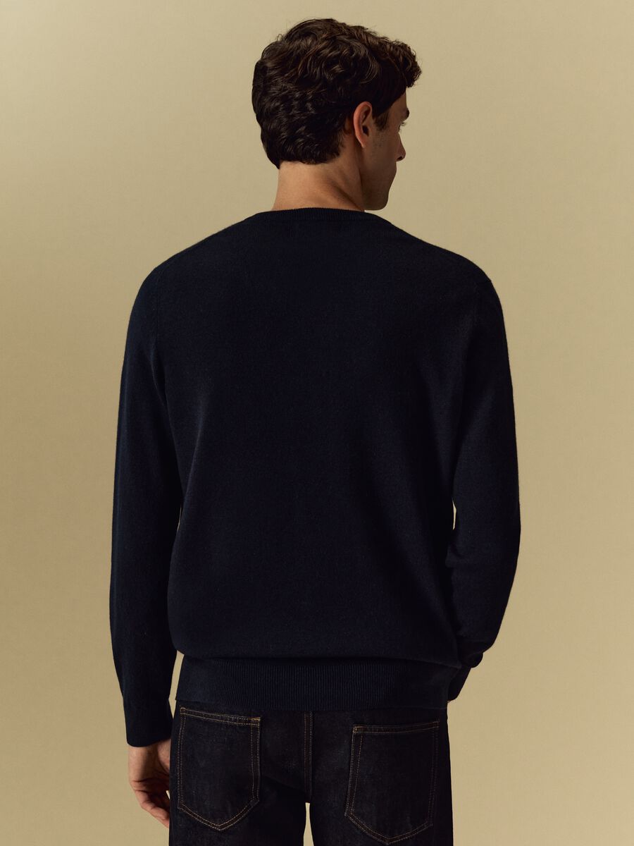 Cashmere pullover with round neck_2