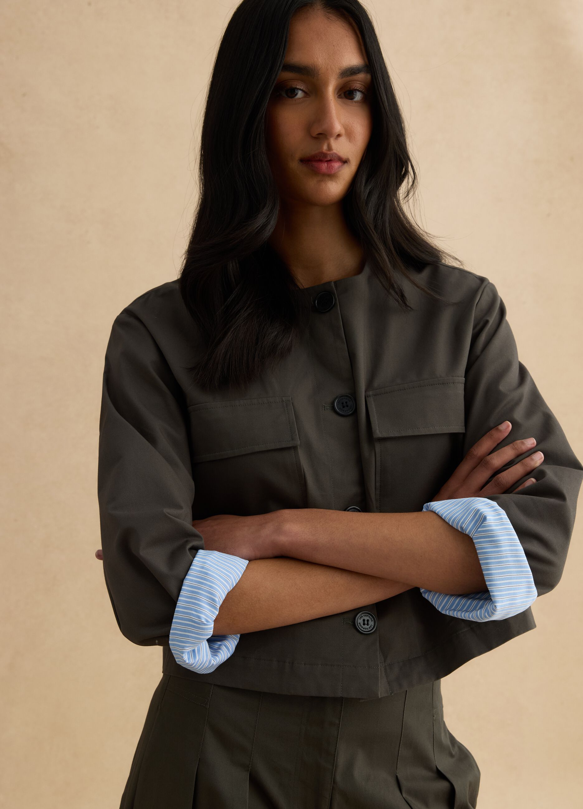 Regular fit green pure cotton jacket with buttons and front pockets