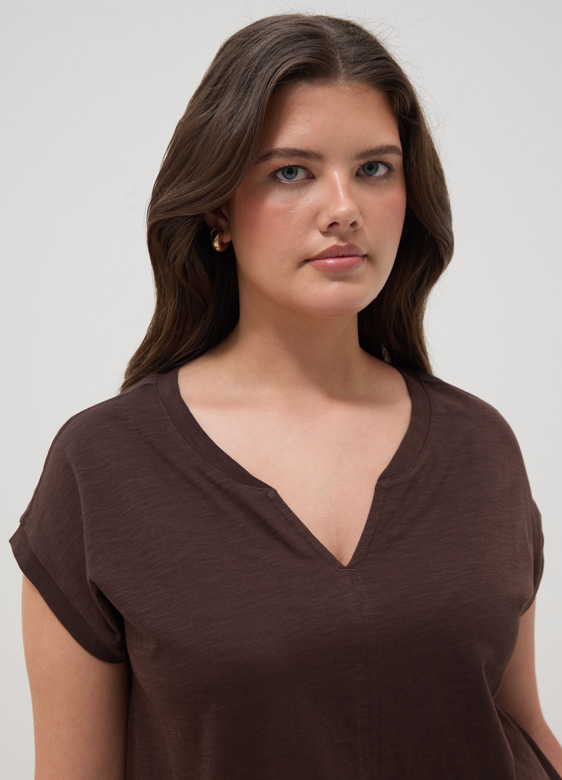 Brown pure cotton V-neck regular fit T-shirt