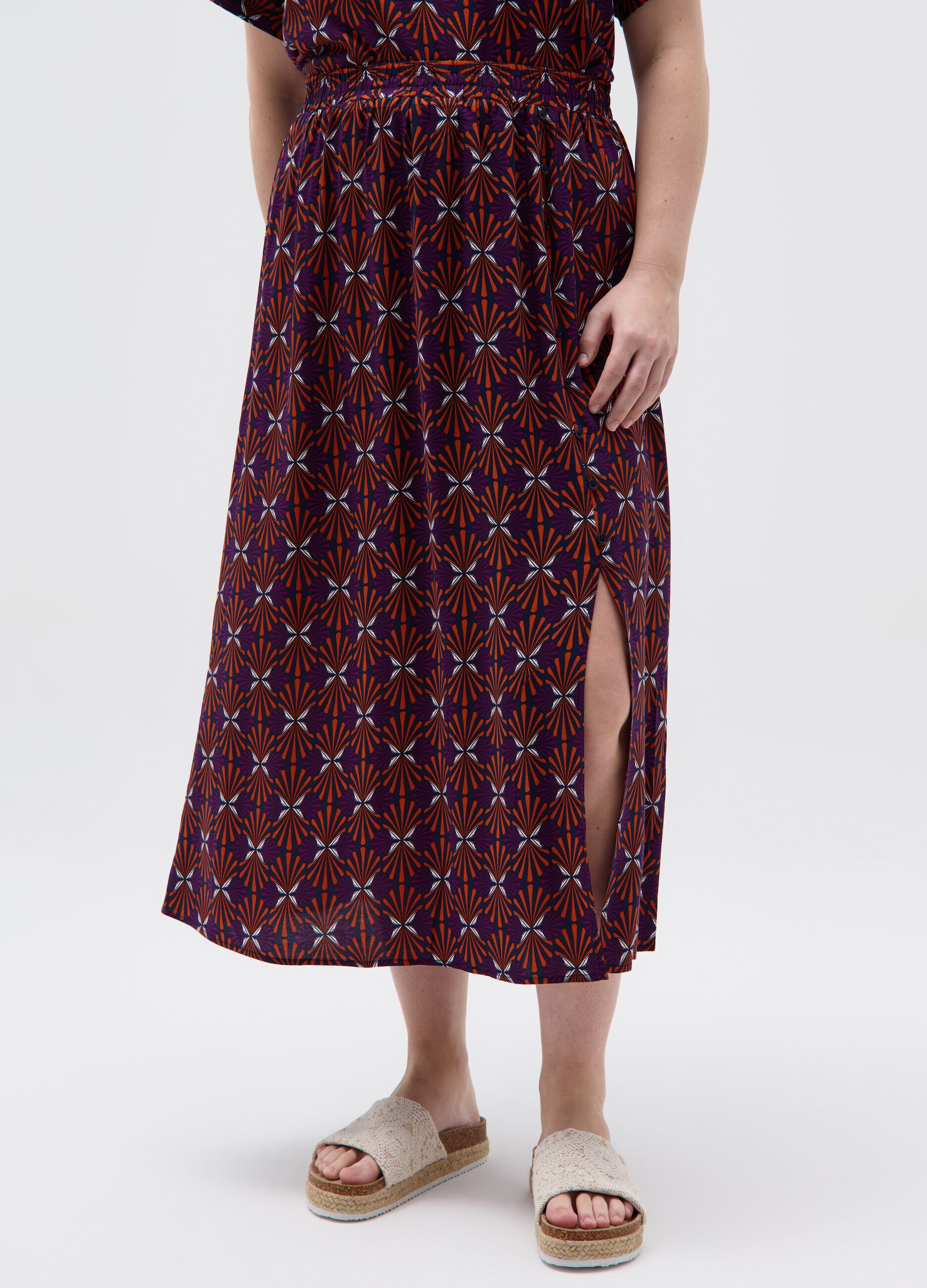 Curvy midi skirt with print and split