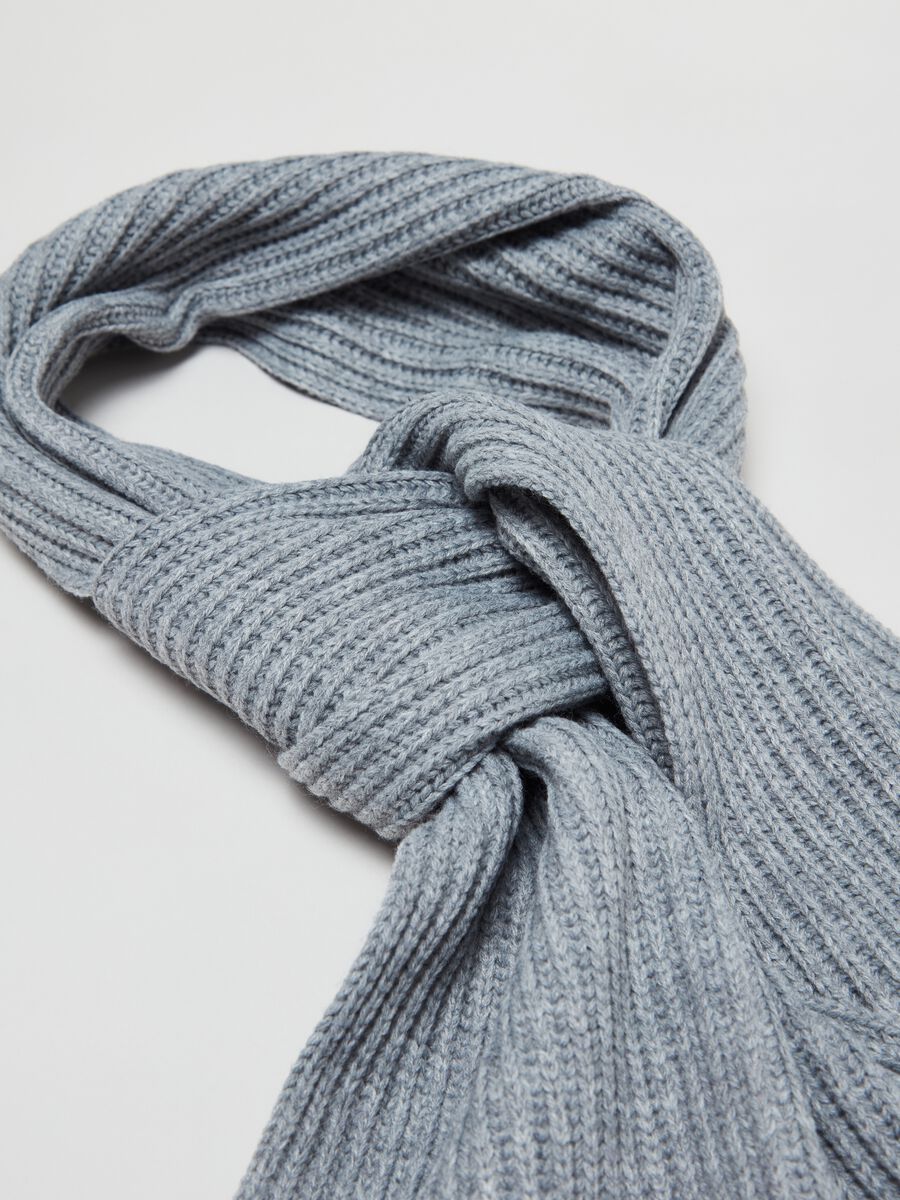 Scarf with ribbing_1